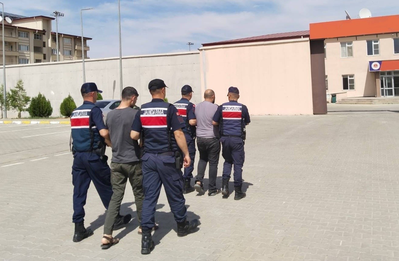 Gaziantep’te göçmen kaçakçılığı organizatörlerine yönelik operasyon
