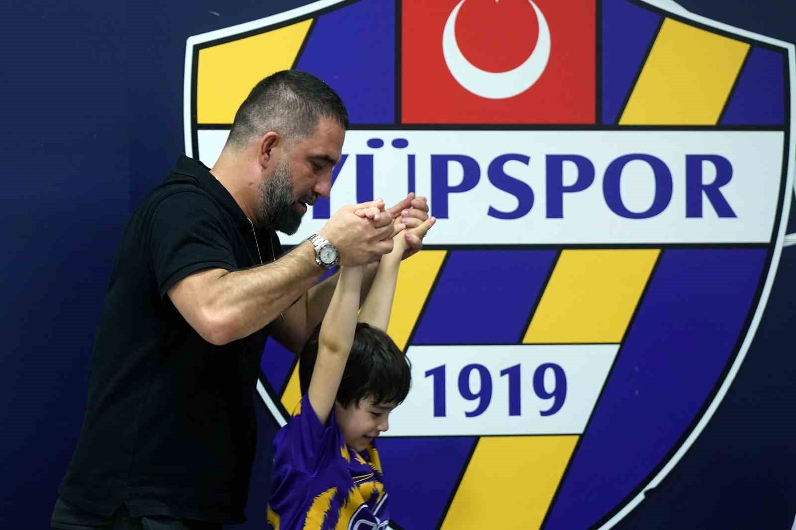Arda Turan: "Önümüzde yurt dışından 4 teklif var"
