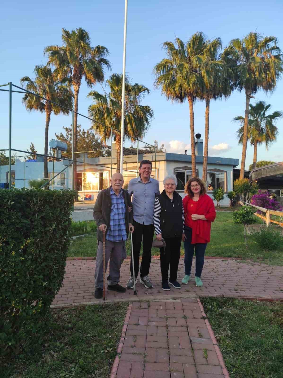 Yıllara meydan okuyan &ccedil;ift, 63 yıllık evliliğin sırrını a&ccedil;ıklıyor: Sabır, hoşg&ouml;r&uuml; ve karşılıklı anlayış
