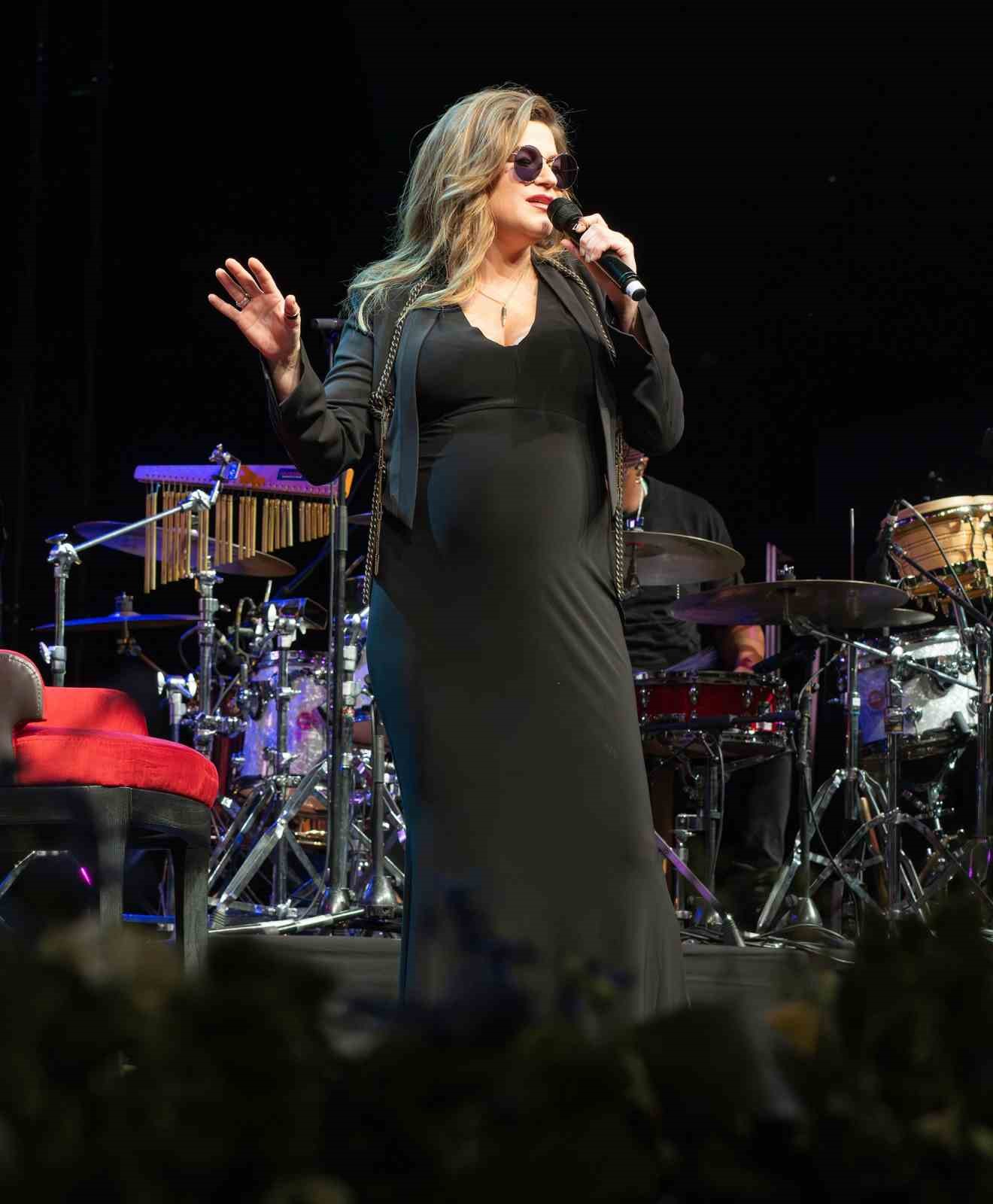 Anne olmaya hazırlanan Melody Gardot Antalyalı müzikseverlerle buluştu