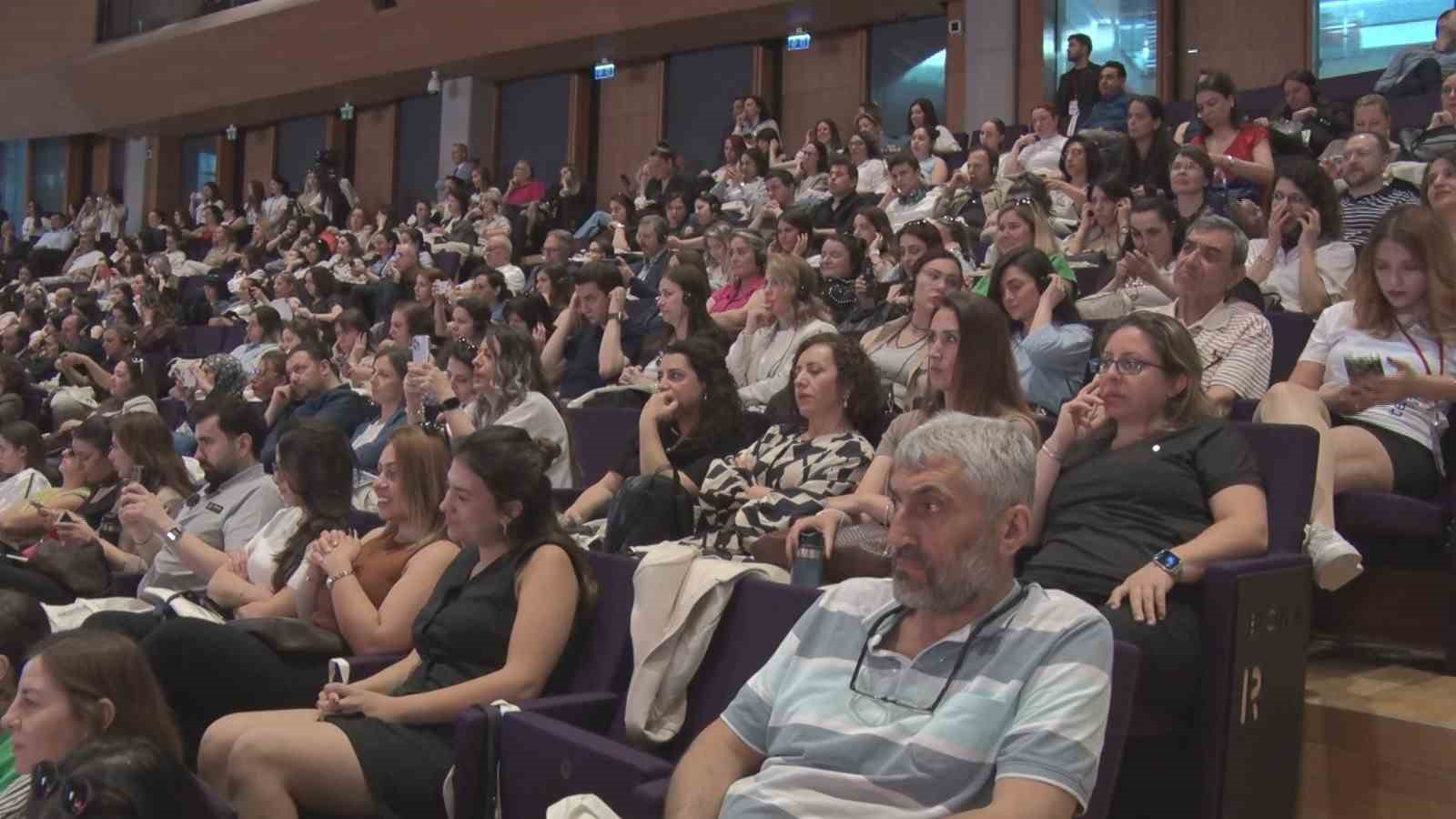 Ankara Valisi Şahin: "&Uuml;rettiğimiz yapay zekayı kullanmamız, gen&ccedil;lerimizi buna g&ouml;re yetiştirmemiz lazım"
