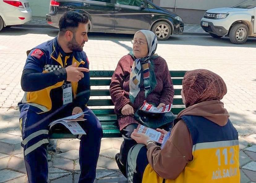 SUBÜ Sağlık Sokağı’nı Pamukova’da kurdu