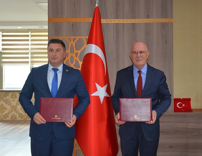 Dünya Uşak Üniversitesi’nde buluştu
