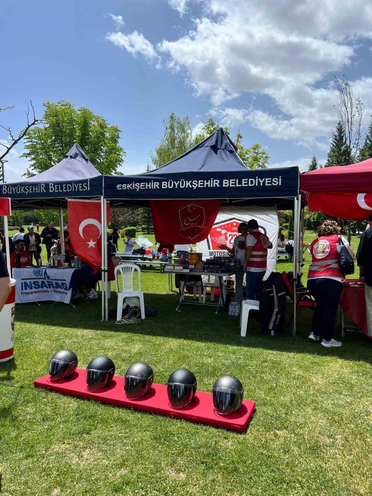 (&Ouml;ZEL) Kanserden iyileşen &ccedil;ocuklar motosikletle gezdirildi, hayır panayırı ve tiyatro etkinliklerine katıldı
