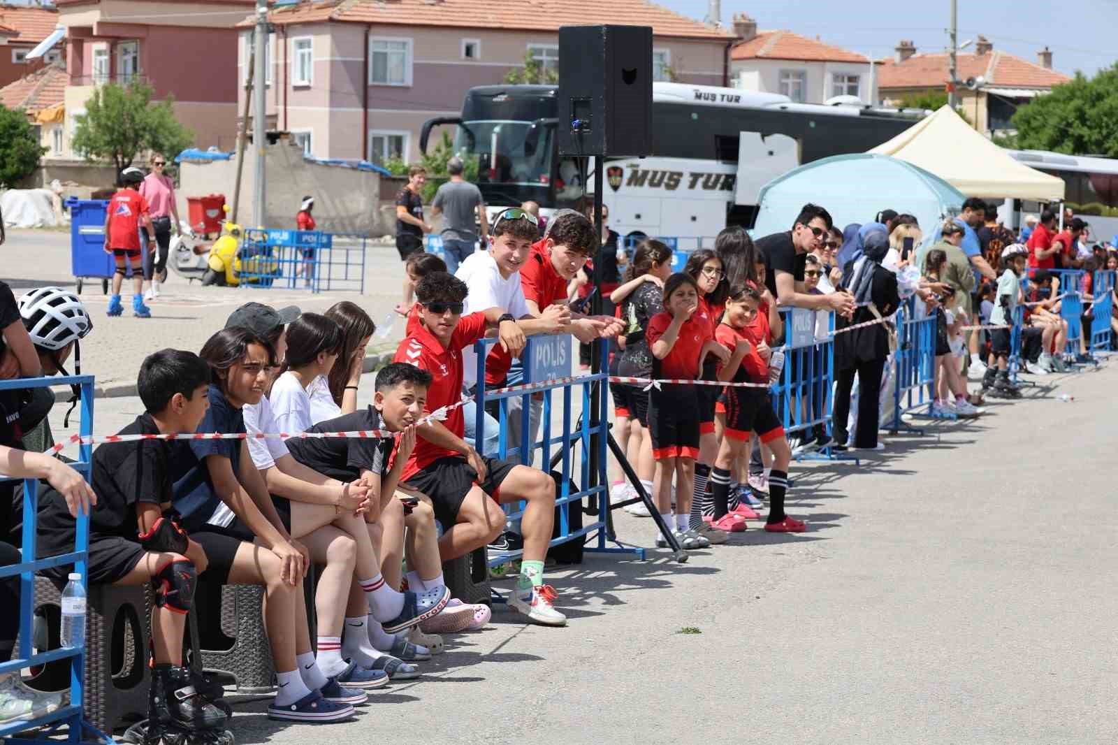 Karaman’da tekerlekli paten heyecanı başladı