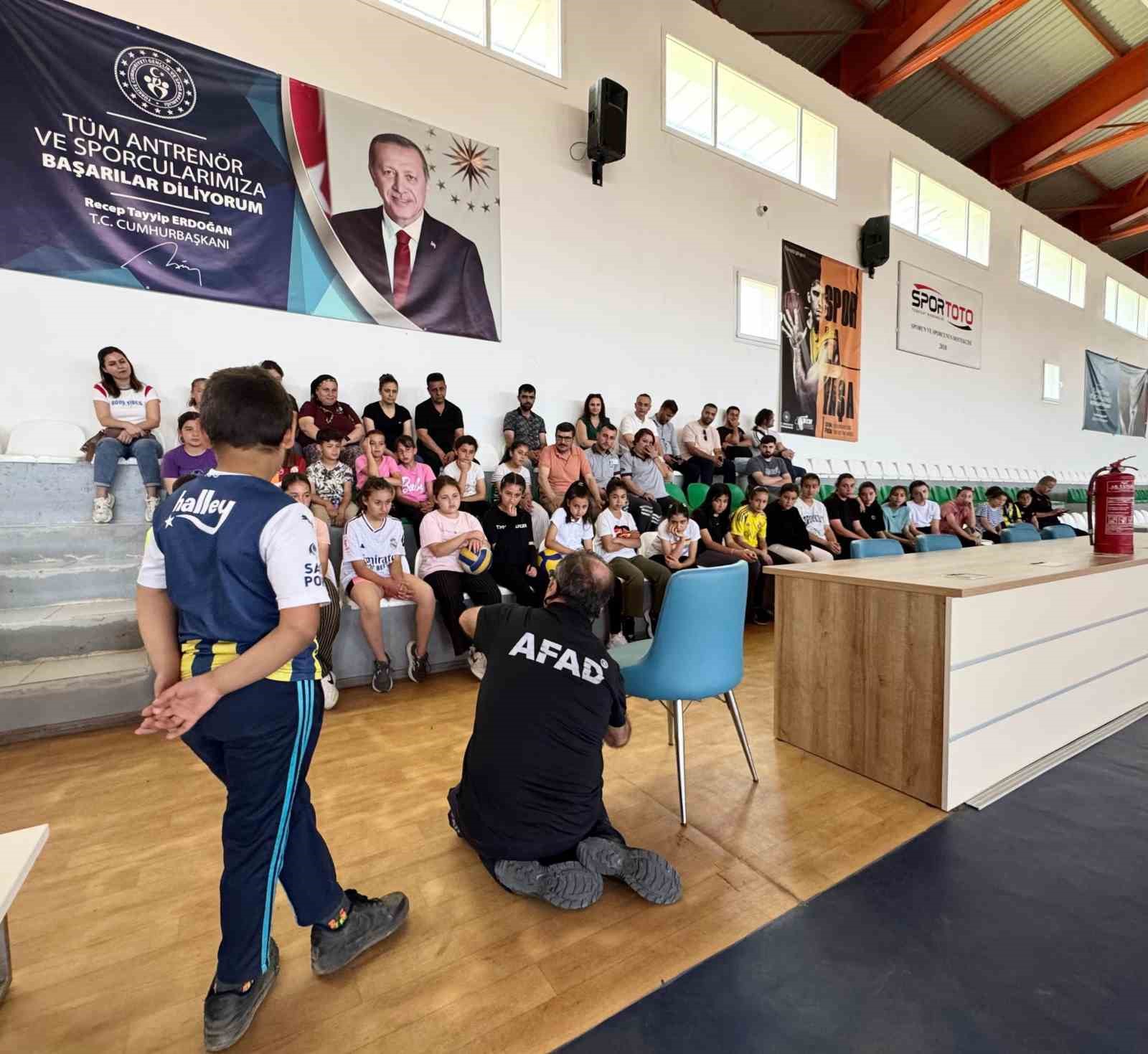 K&ouml;şk&rsquo;te &rsquo;Afet farkındalık&rsquo; eğitimi d&uuml;zenlendi
