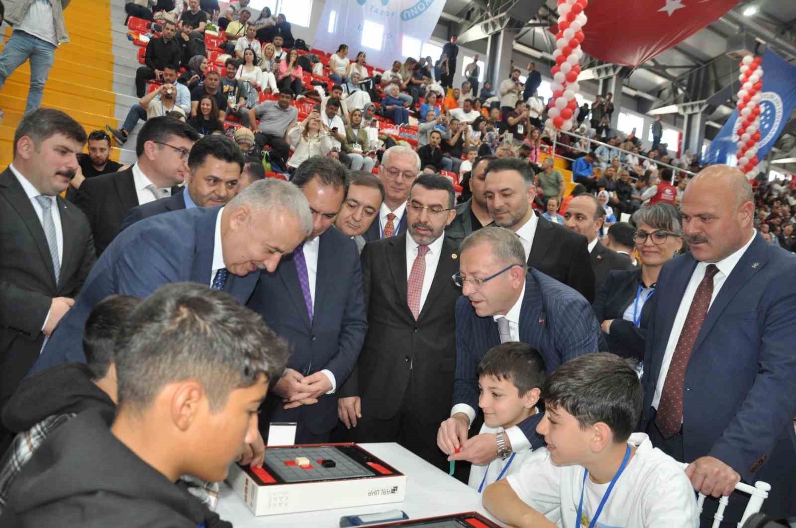 81 ilin şampiyonları Kars’ta ter döküyor