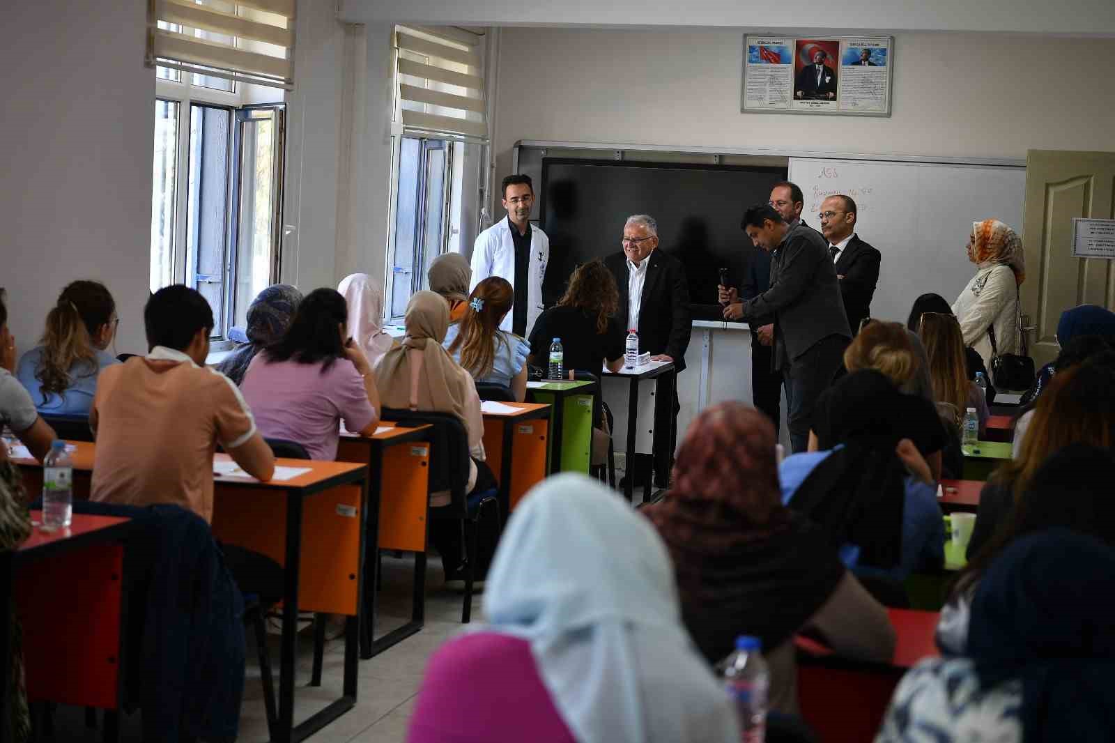 Başkan B&uuml;y&uuml;kkılı&ccedil;, KAYMEK AGS Kursu &ouml;ğrencileri ile buluştu
