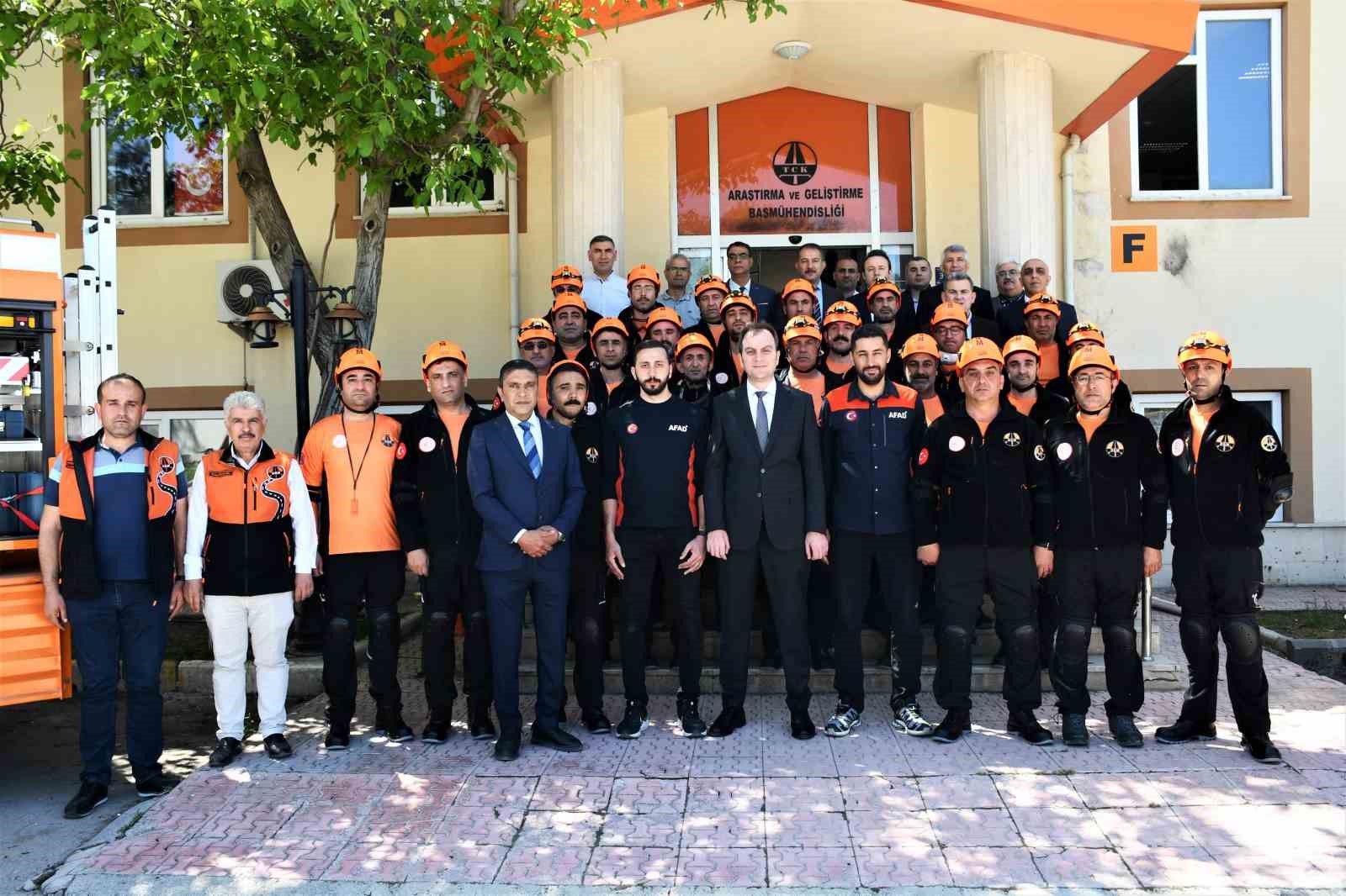 Karayollarından afetlere güçlü hazırlık: Afetlere müdahale için 28 kişilik ekip kuruldu