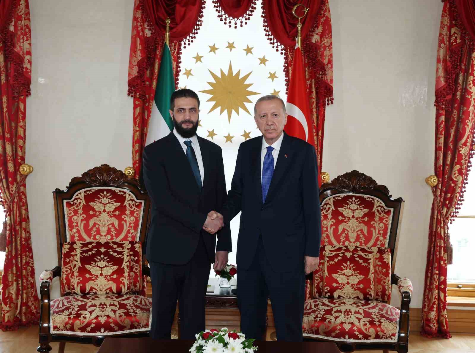 Cumhurbaşkanı Recep Tayyip Erdoğan, Suriye Devlet Başkanı Ahmed Şara ile Dolmabahçe’de bir araya geldi.