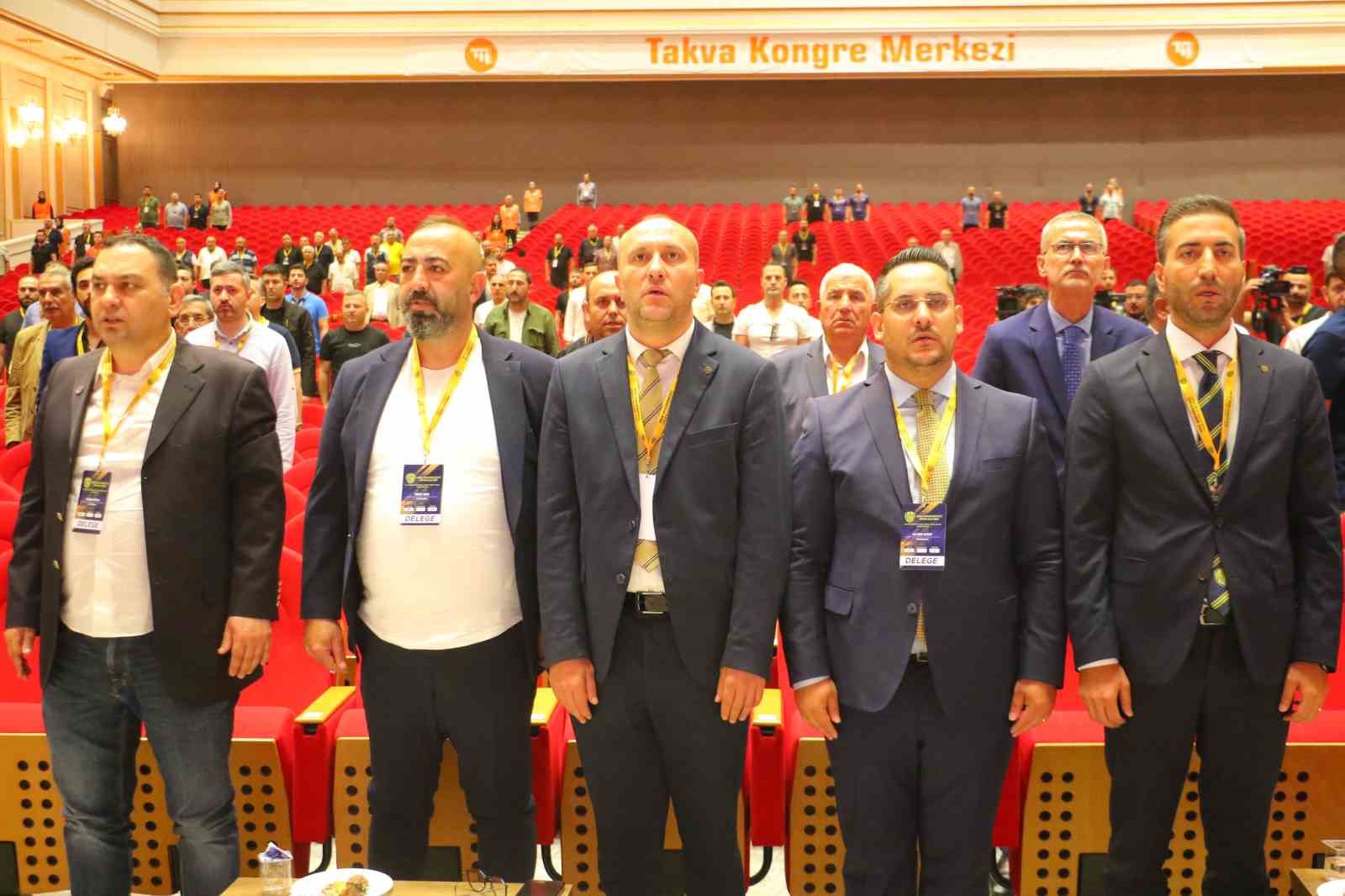 MKE Ankaragücü Olağanüstü Genel Kurulu’nda Bent Ahlat’ın adaylığı düştü