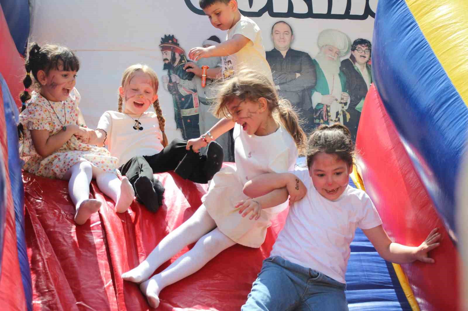 Sakarya’da 4-6 yaş Kur’an Kursu öğrencilerine şenlik gibi mezuniyet