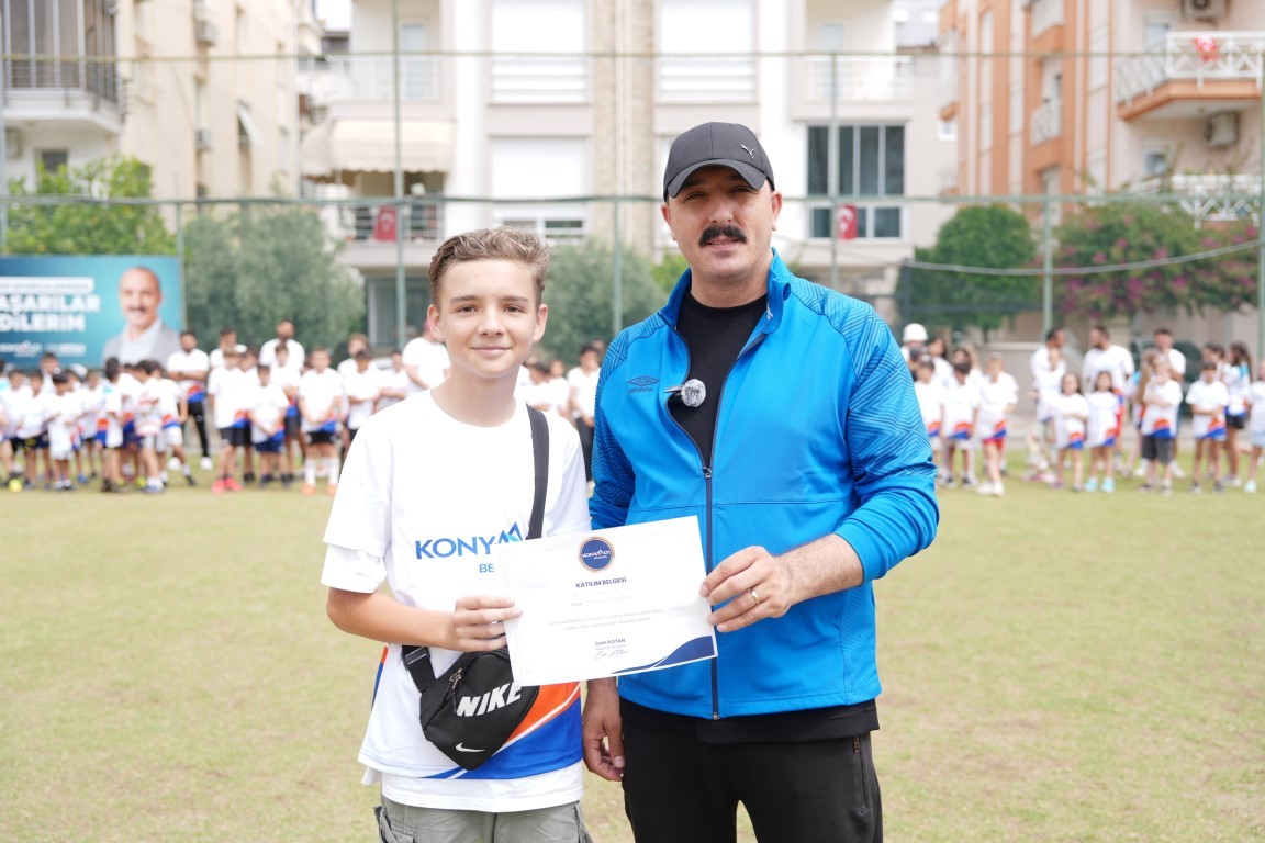 Başkan Cem Kotan’dan, çocuklara sertifika