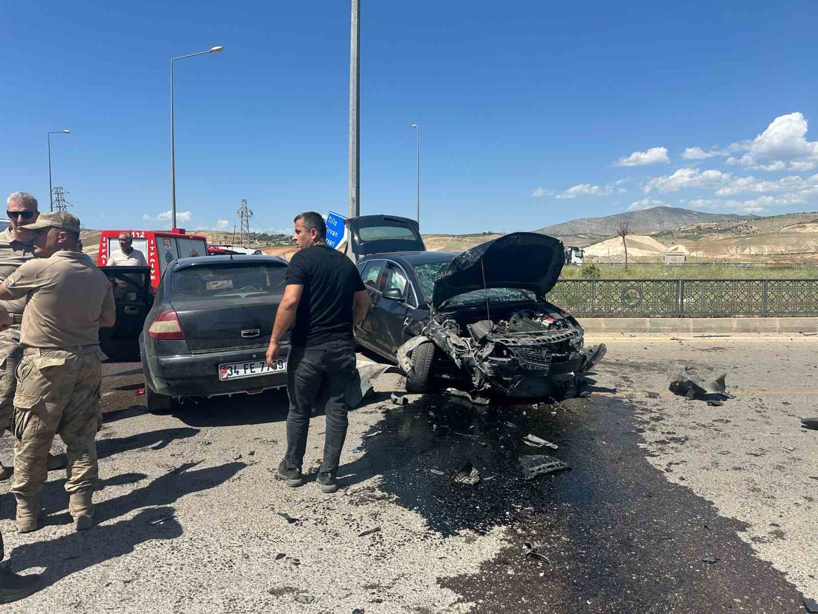 Siirt’te trafik kazası: 1’i ağır 4 yaralı