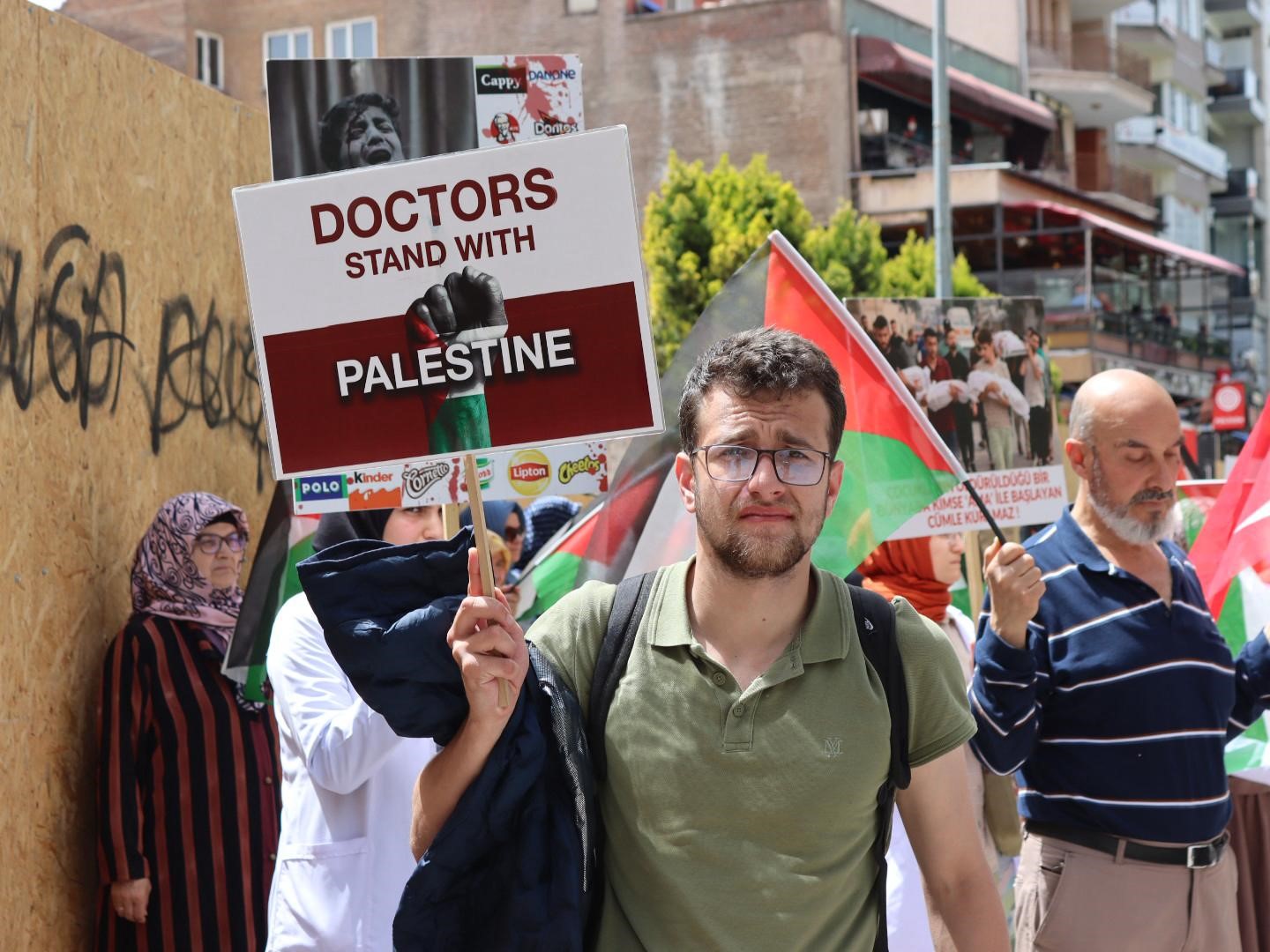 Eskişehir&rsquo;de Tıp Fak&uuml;ltesi &ouml;ğrencileri Filistin i&ccedil;in y&uuml;r&uuml;d&uuml;
