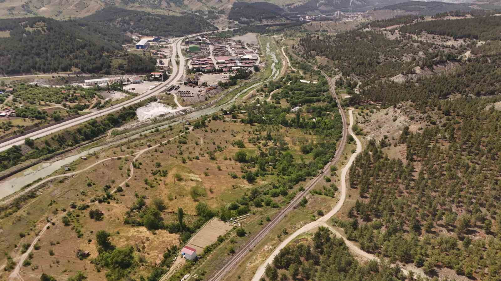 AK Parti heyeti’nden TCDD gar sahasının taşınacağı Kızılcaören bölgesinde inceleme
