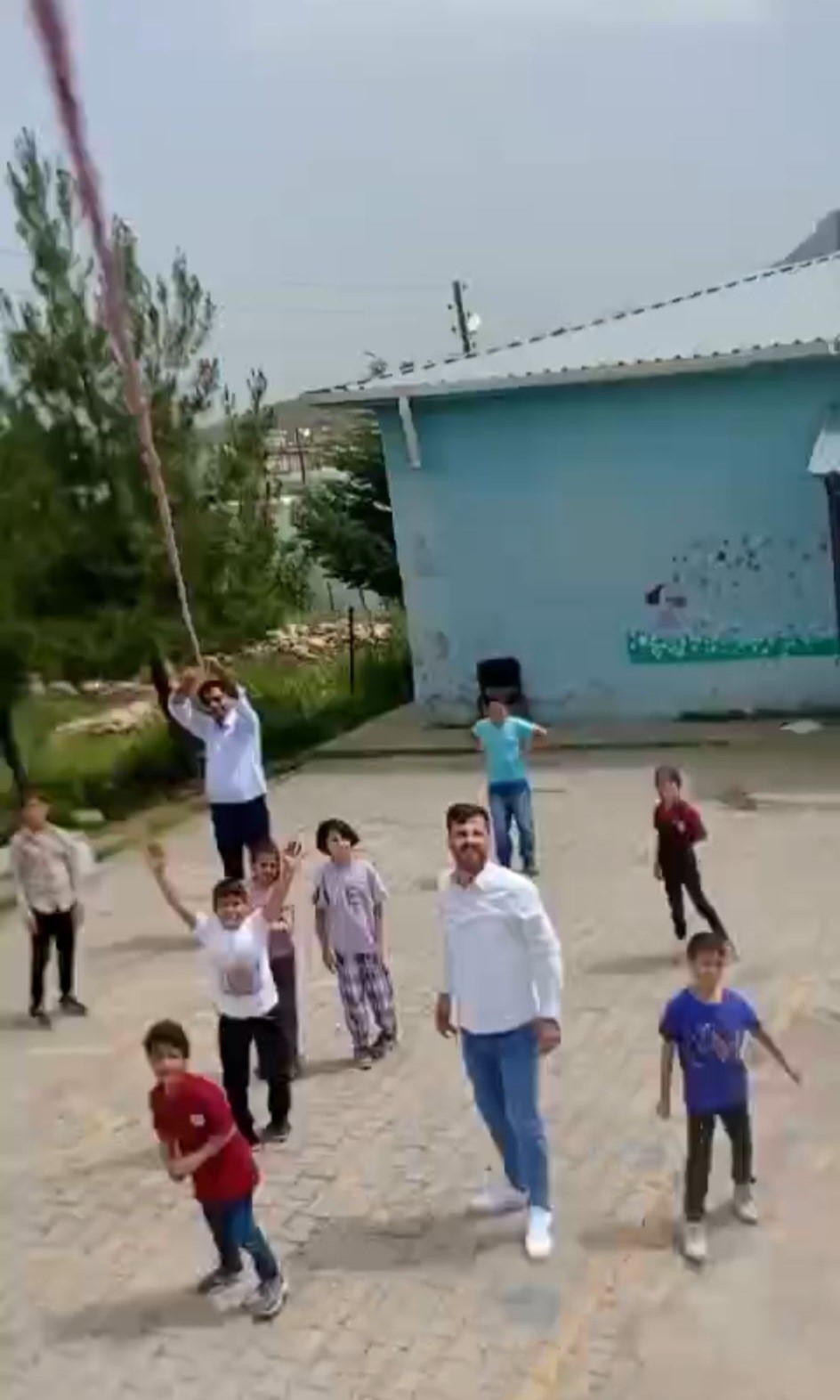 &Ouml;ğrenciler dron istedi, &ouml;ğretmenler u&ccedil;urtmadan yaptı
