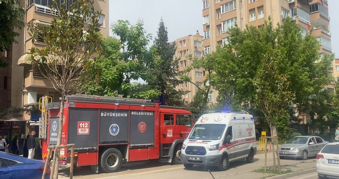 Bursa’da 8 katlı binada yangın paniği