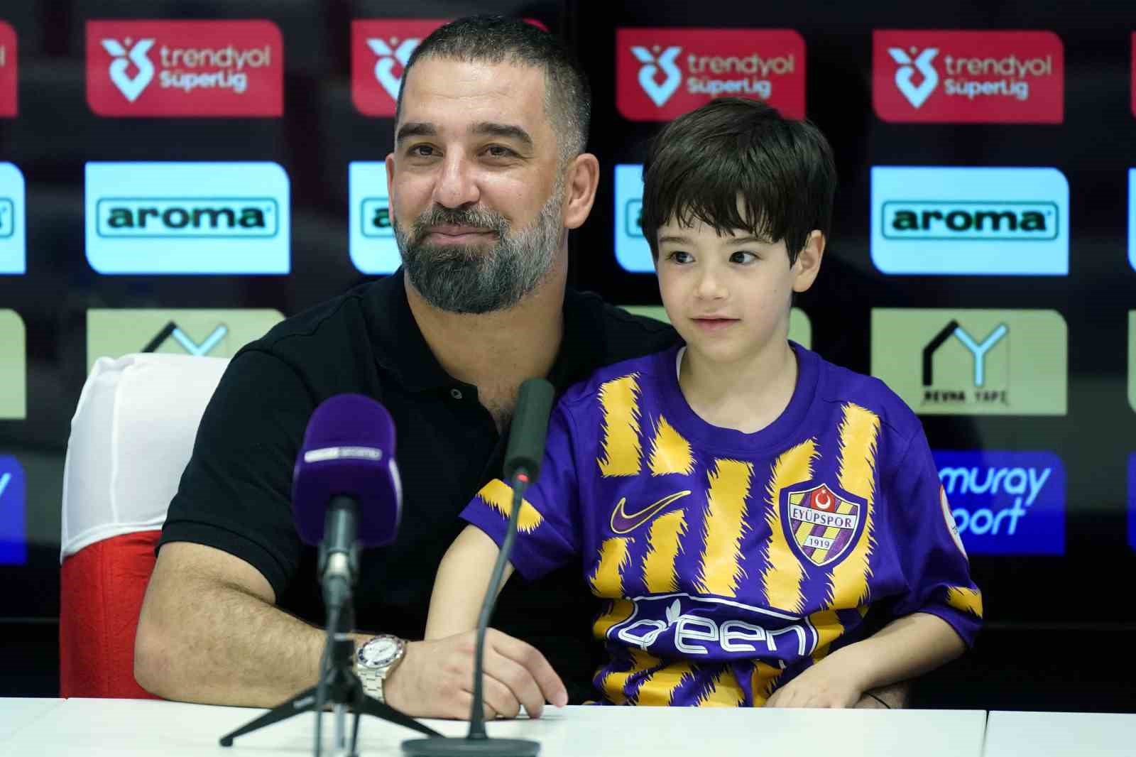 Arda Turan: &quot;Önümüzde yurt dışından 4 teklif var&quot;