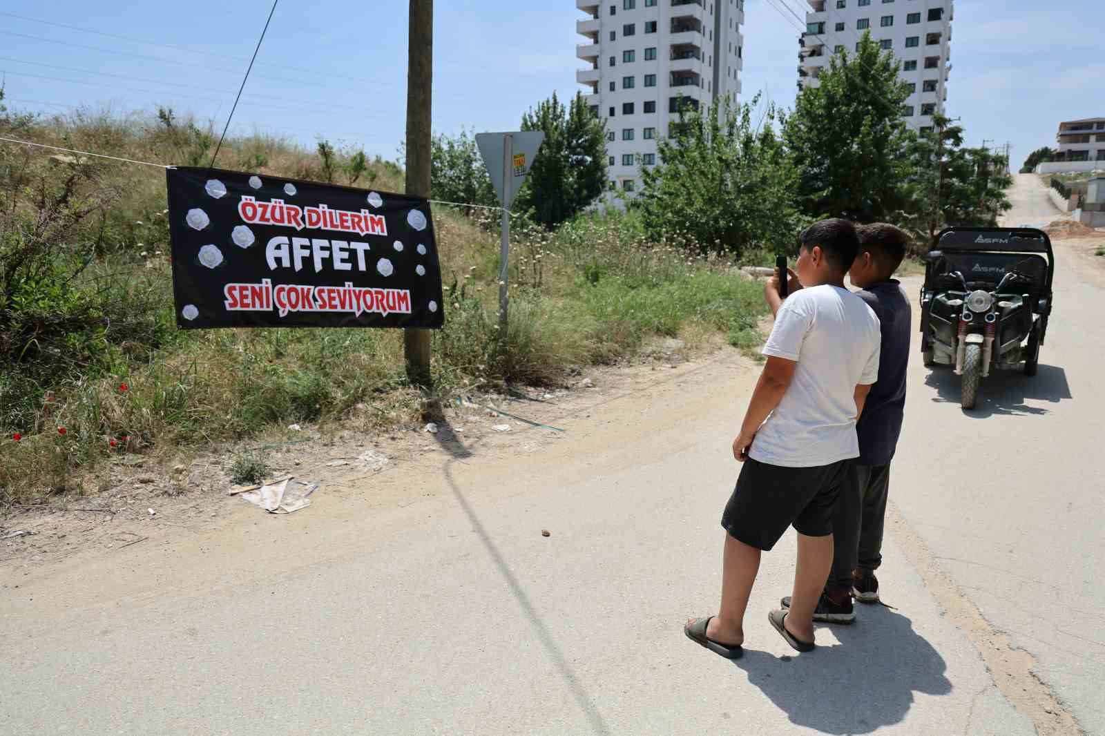 Adana’da gizemli ’özür dilerim affet seni çok seviyorum’ ilanı