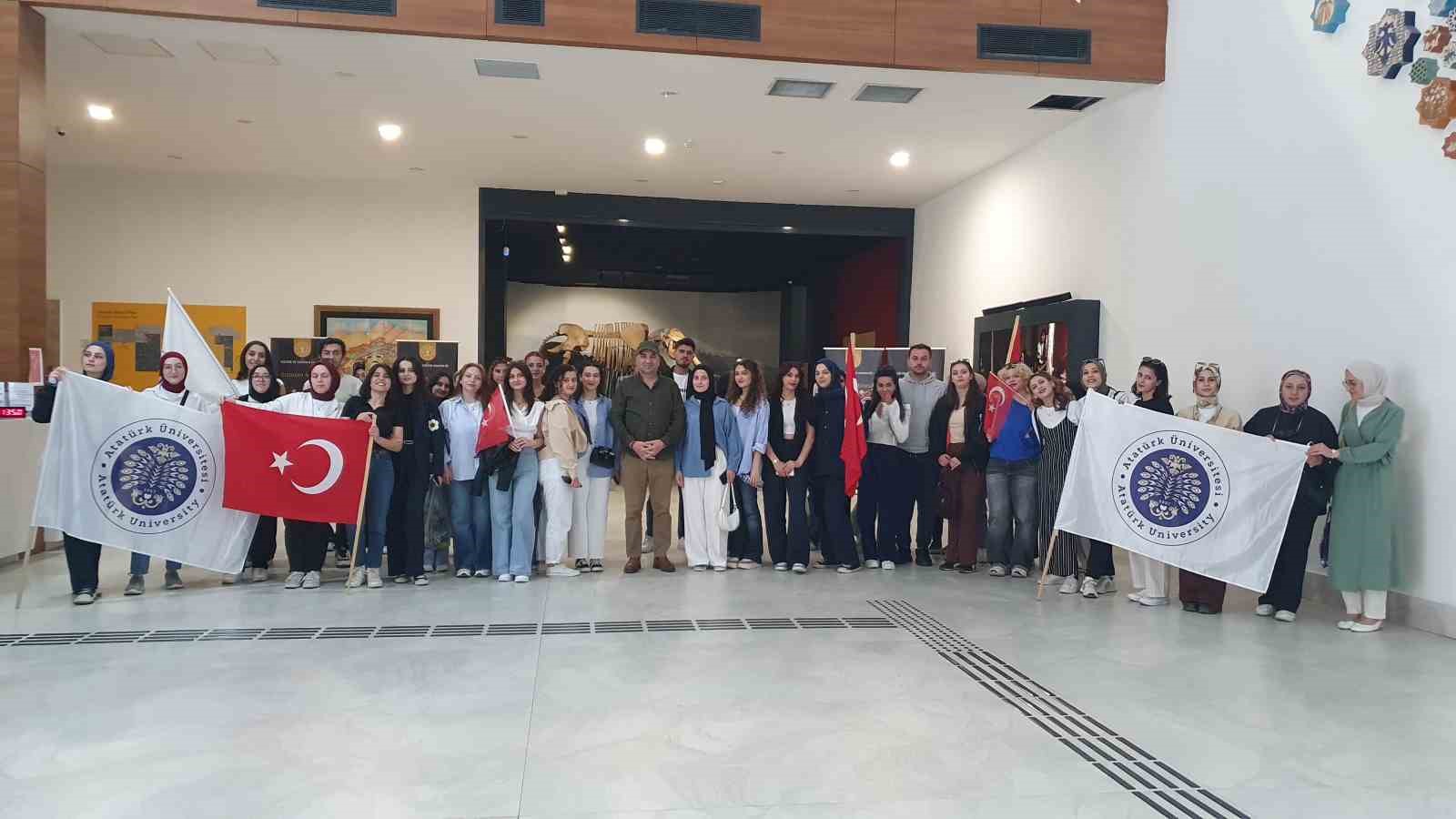 Turizm Fakültesi öğrencileri Erzurum Müzesine hayran kaldı
