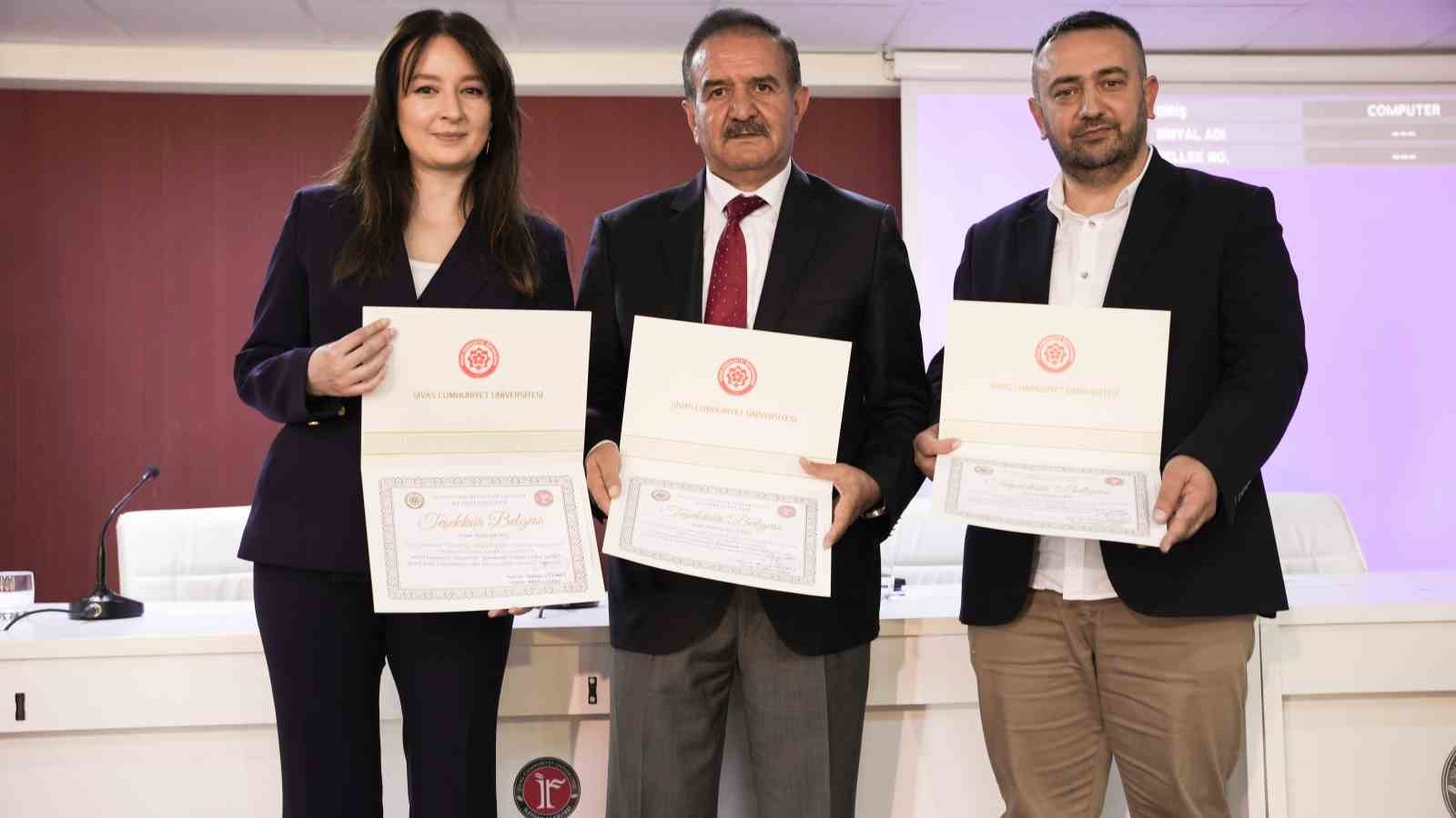 Genç iletişimciler usta gazetecilerle buluştu

