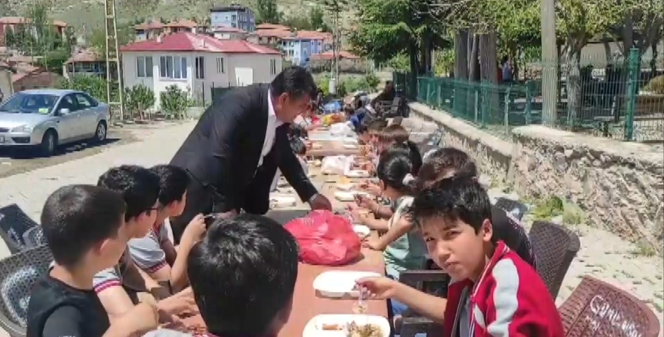 Yozgat’ta bu kez yağmur duasına değil ’Şükür’ duasına çıktılar
