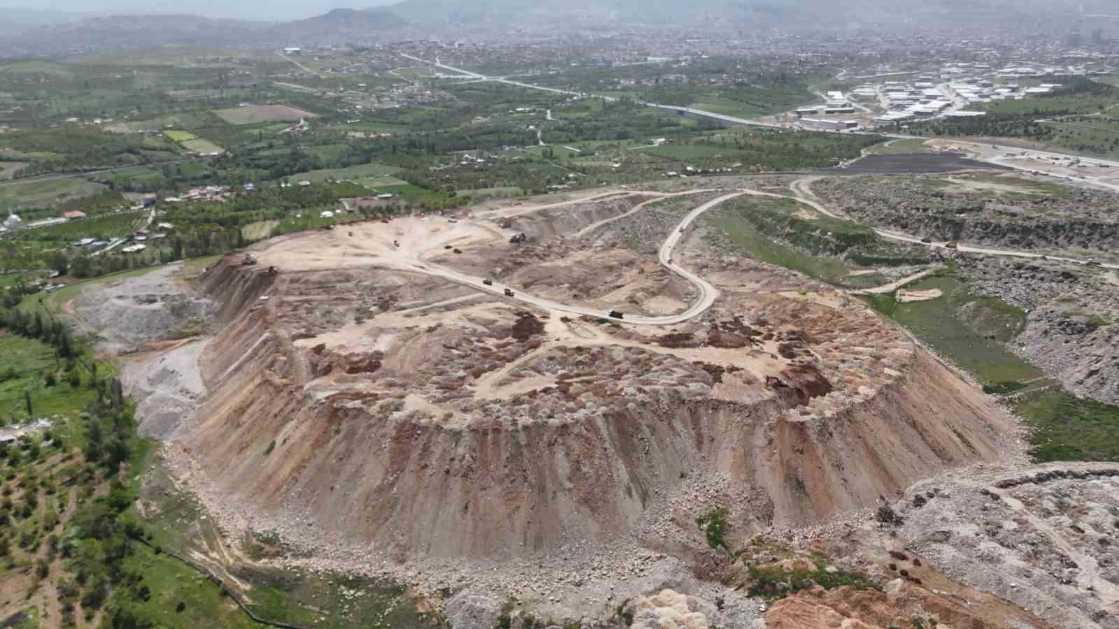 Malatya’da depremin izleri dağ oldu
