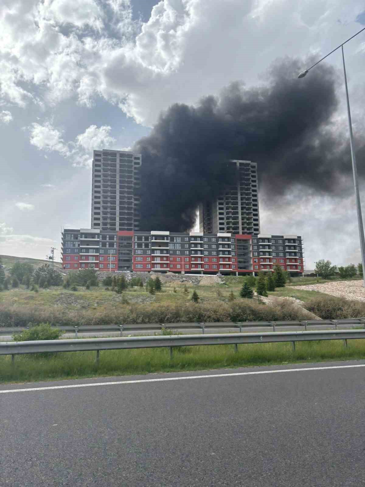 Ankara’da inşaat halindeki binada yangın
