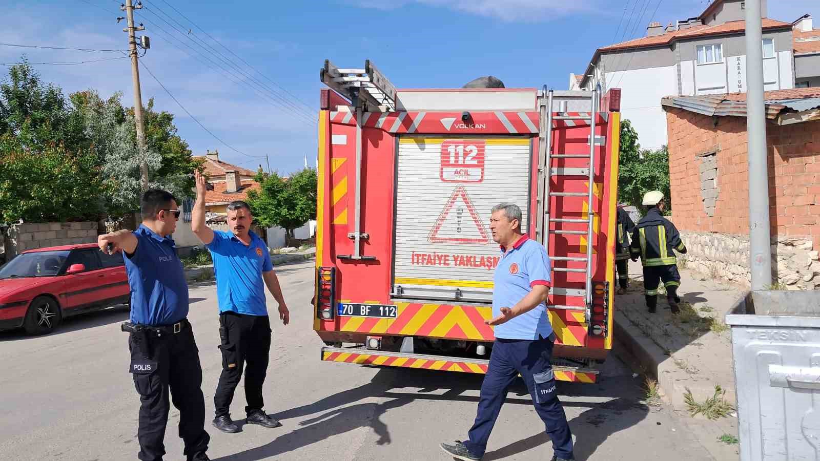 Evden yükselen yoğun duman itfaiye ve polisi harekete geçirdi