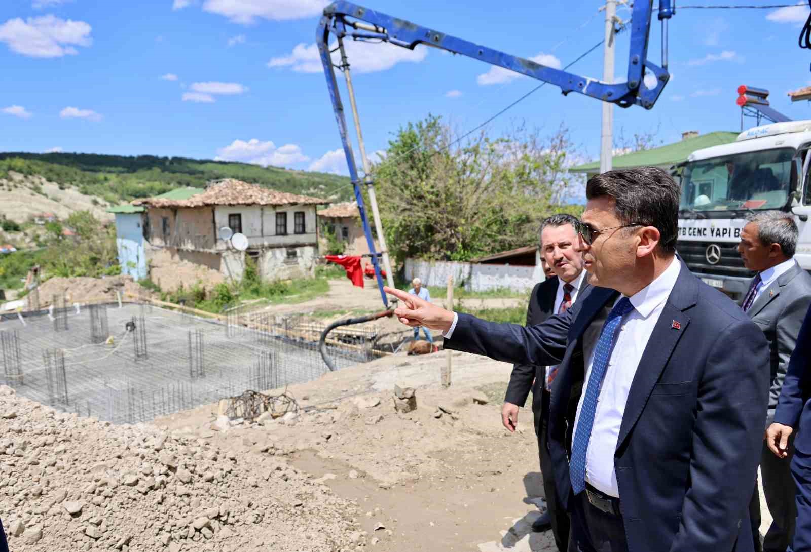 K&uuml;k&uuml;rt K&ouml;y&uuml; camii temel atma t&ouml;reni dualar eşliğinde ger&ccedil;ekleşti
