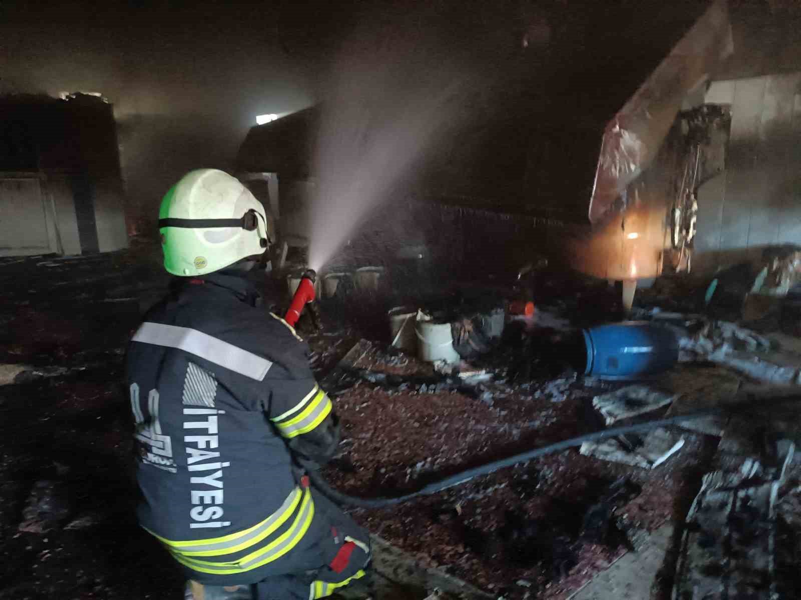 Toptancılar sitesinde yangın
