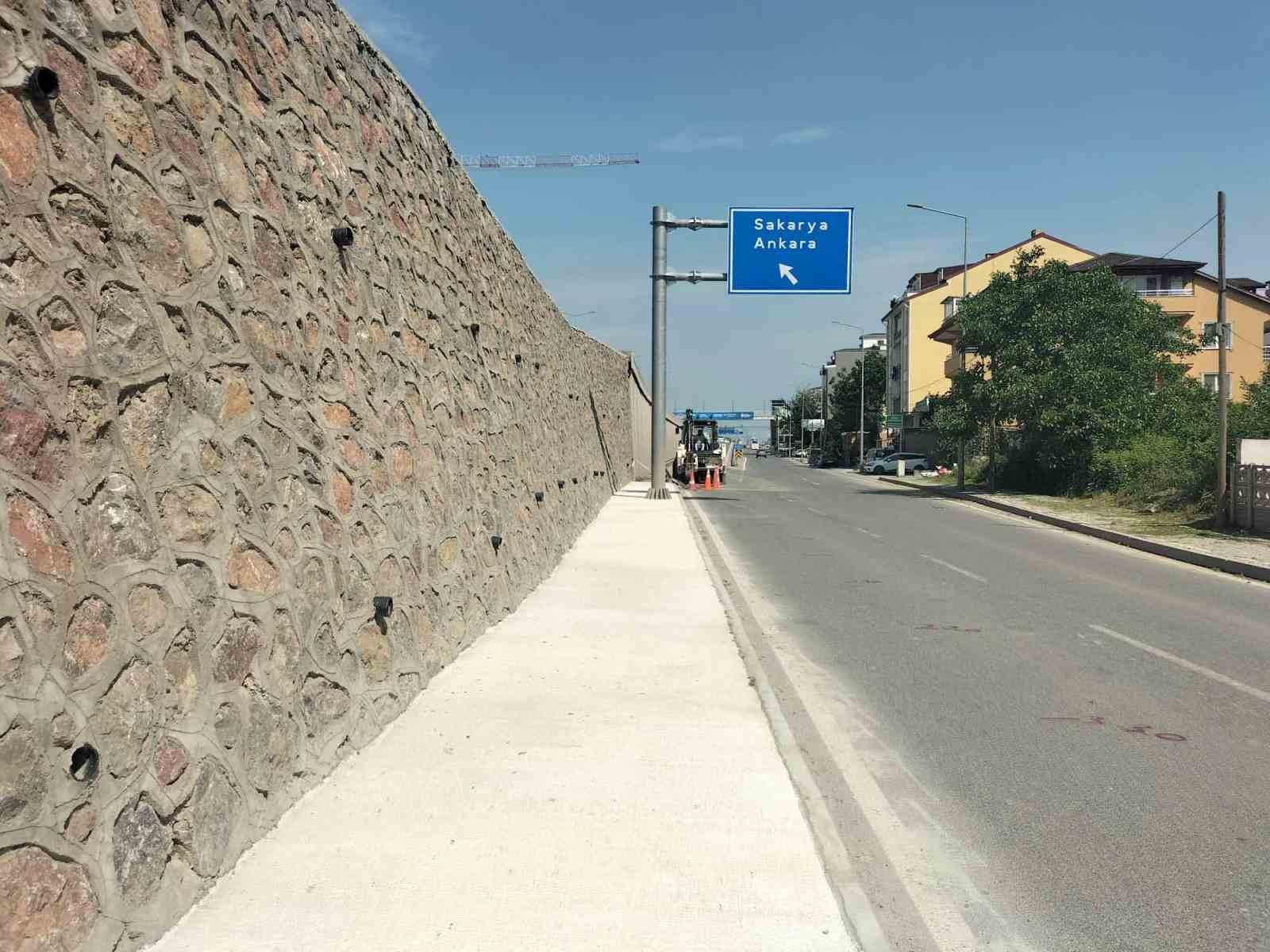 Kartepe İstasyon Mahallesi’nde yaya kaldırımı tamamlandı