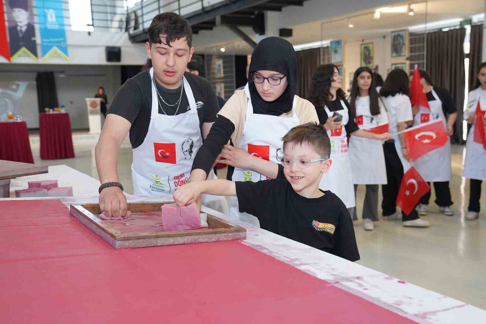 Geri d&ouml;n&uuml;ş&uuml;m oluşum sergisi a&ccedil;ıldı
