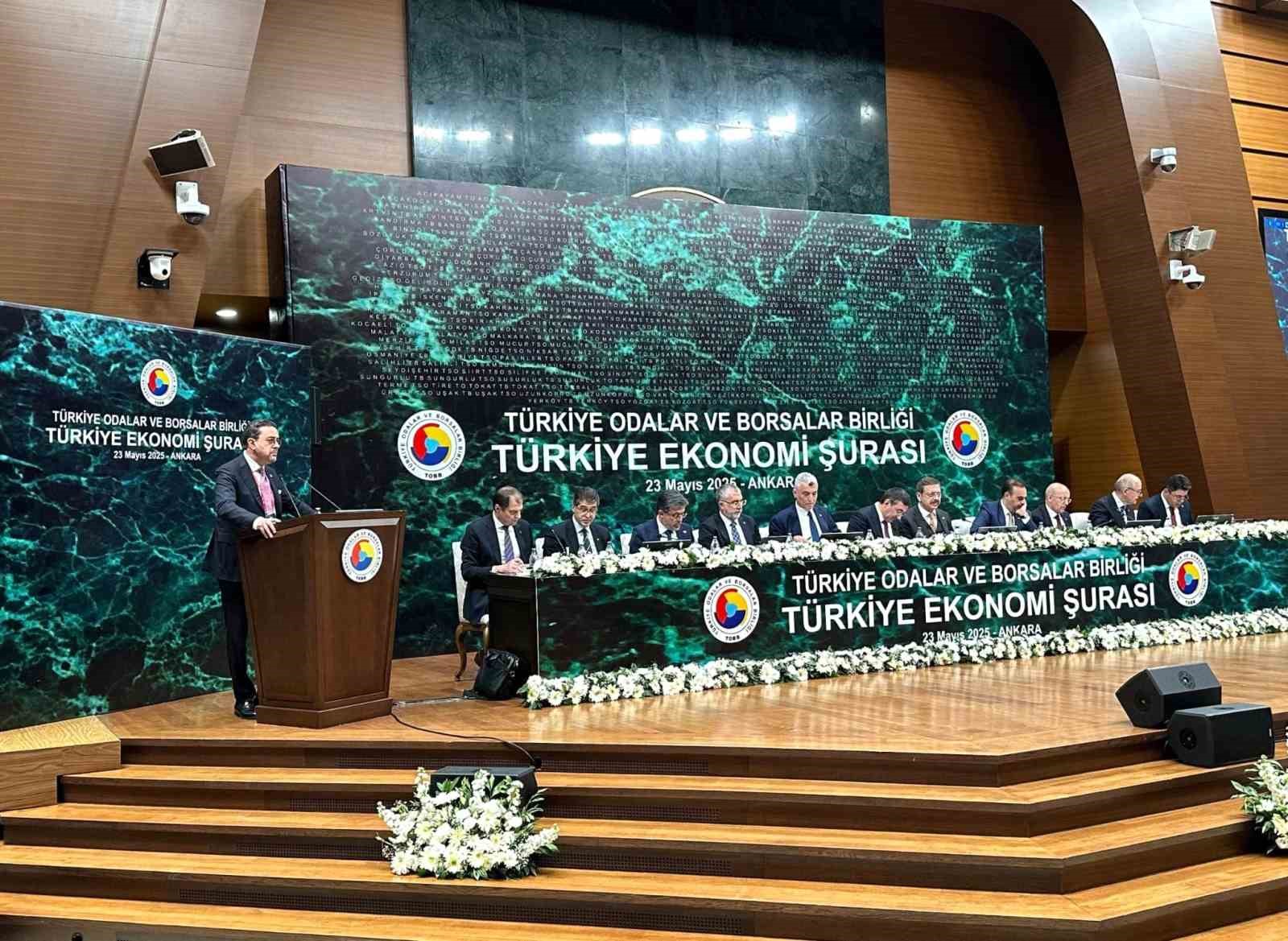 Başkan Kasapoğlu, ekonomi şurasında konuştu; "Sanayici direniyor, destek şart"