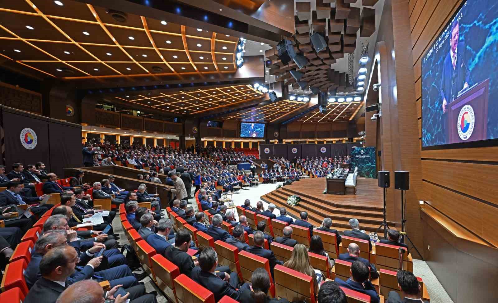 Başkan Kasapoğlu, ekonomi şurasında konuştu; "Sanayici direniyor, destek şart"

