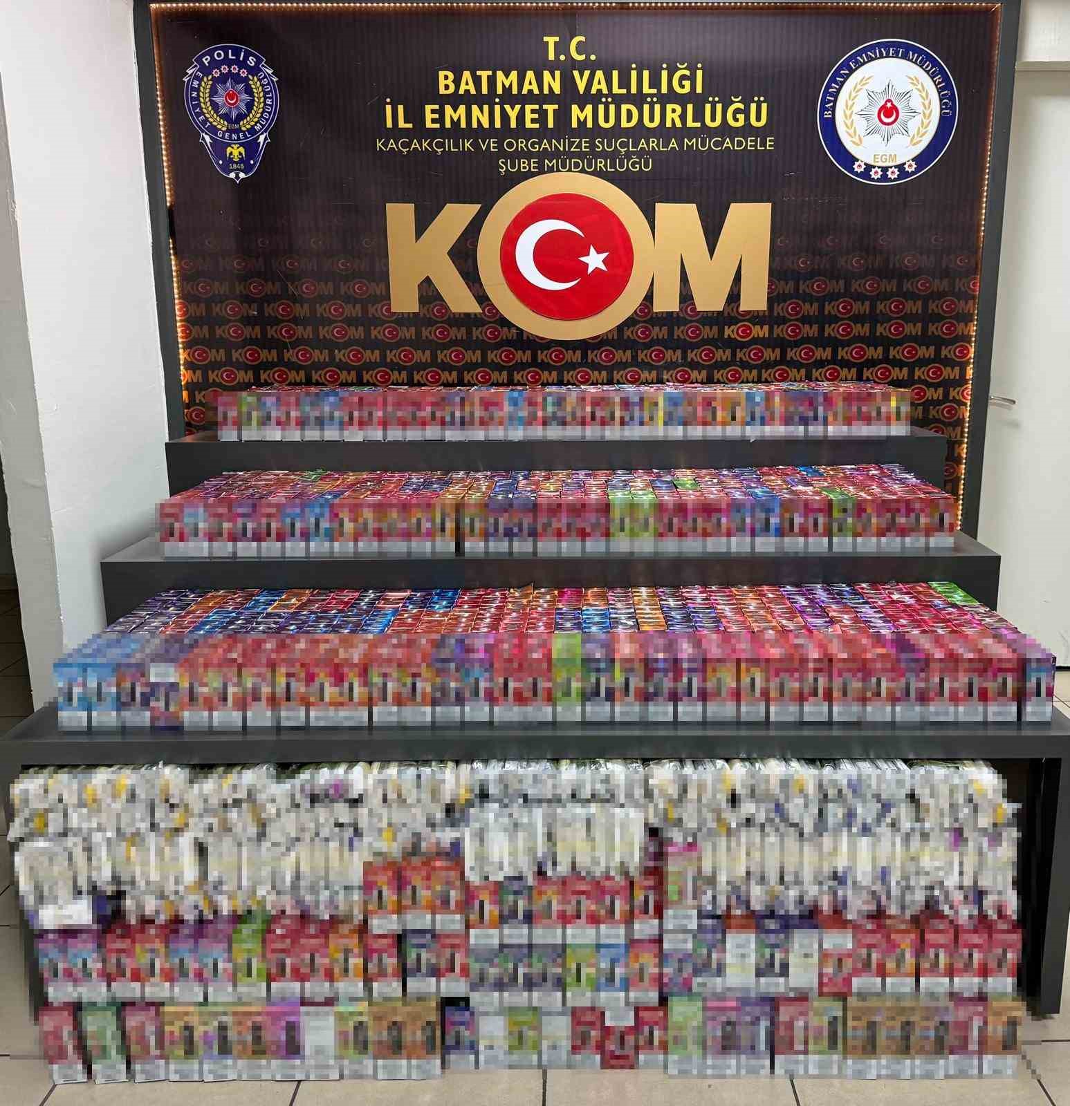 Batman&rsquo;da 2 bin 100 adet ka&ccedil;ak elektronik sigara ele ge&ccedil;irildi
