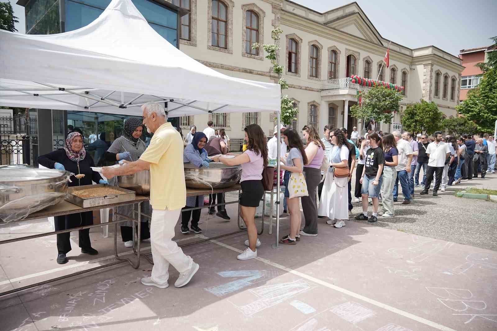 Eski mezunlar pilav gününde buluştu