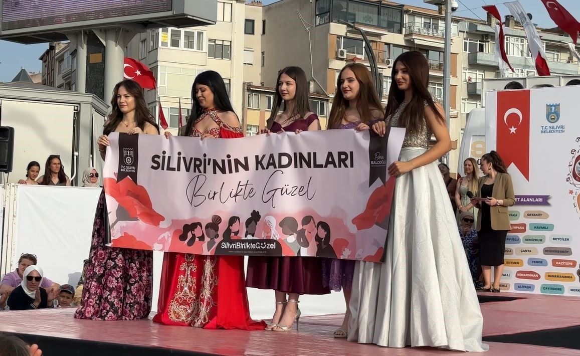 Silivri K&uuml;lt&uuml;r Merkezi ve Mahalle Evleri&rsquo;nde eğitim alan kursiyerlerin el emeği &uuml;r&uuml;nleri sergilendi
