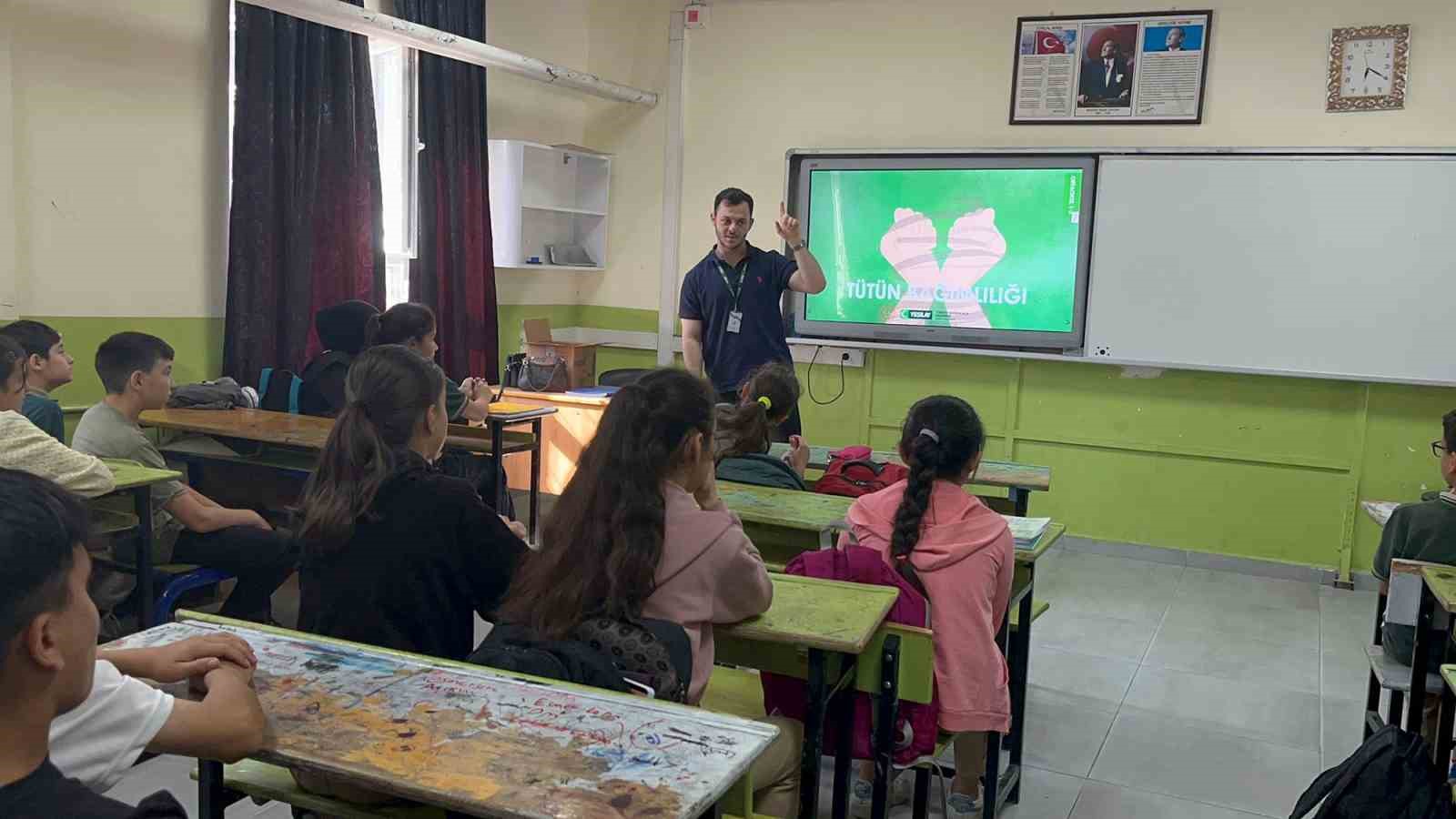 &Ouml;ğrencilere sağlıklı yaşam bilinci i&ccedil;in farkındalık eğitimi
