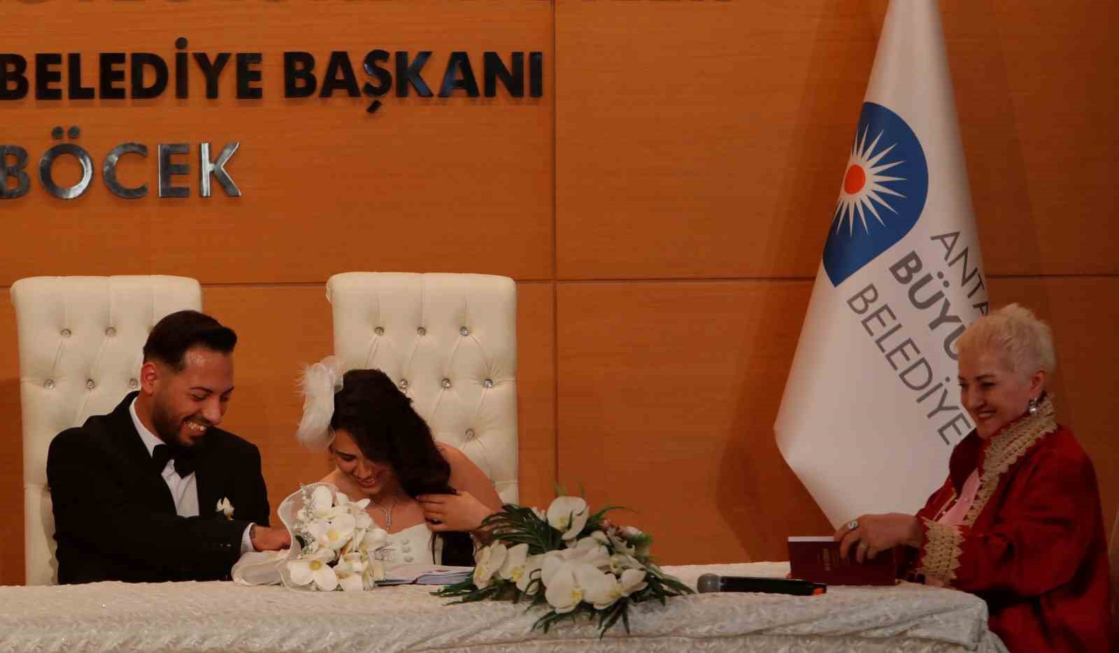 Antalya&rsquo;da 25.05.2025 yoğunluğu: 40 &ccedil;ift "Evet" dedi
