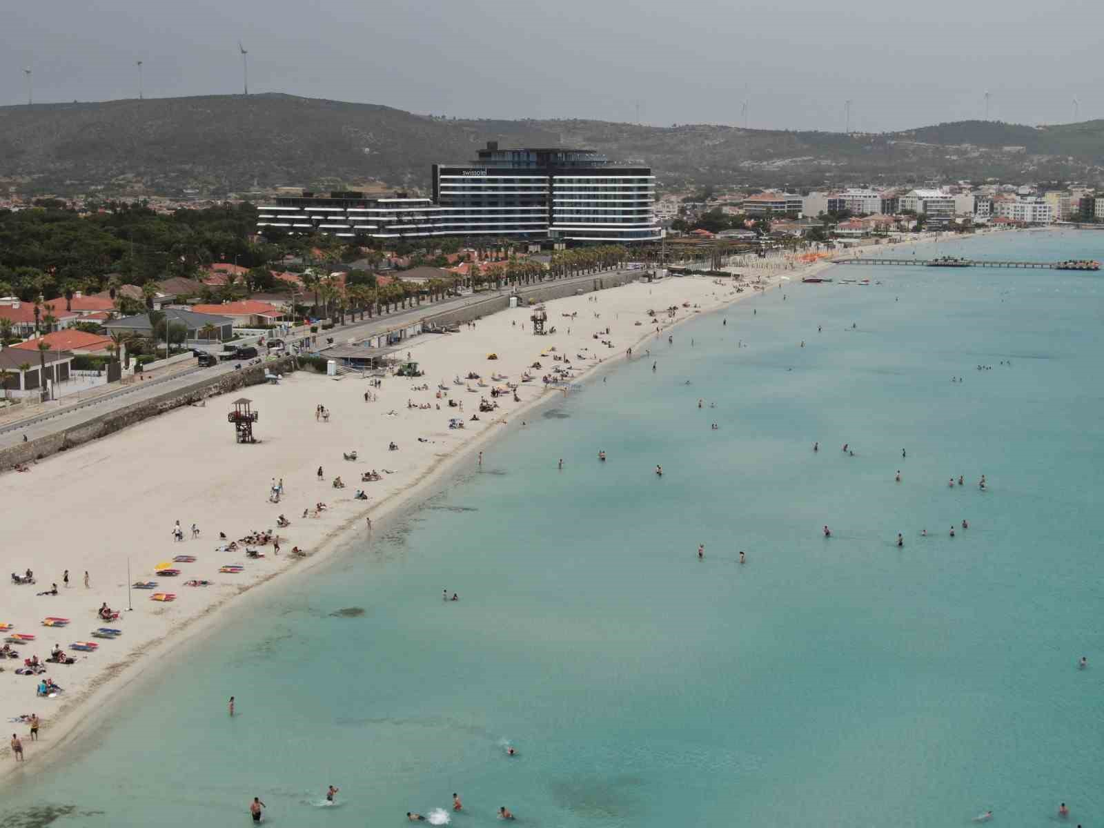 İzmirli vatandaşlar, hafta sonu Çeşme’nin keyfini çıkardı