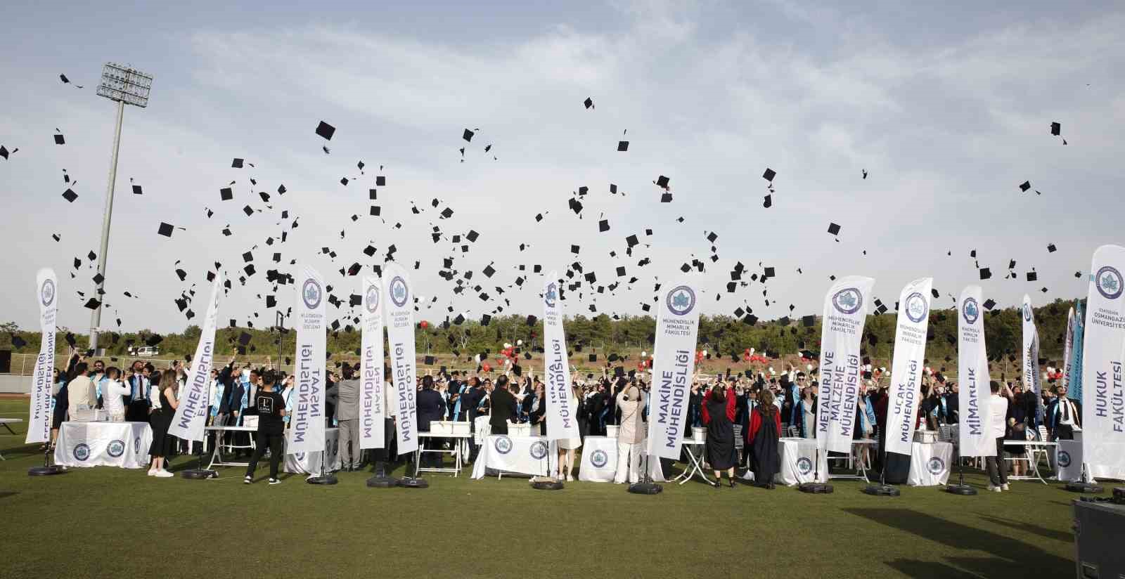 ESOGÜ’de mezuniyet coşkusu yaşandı