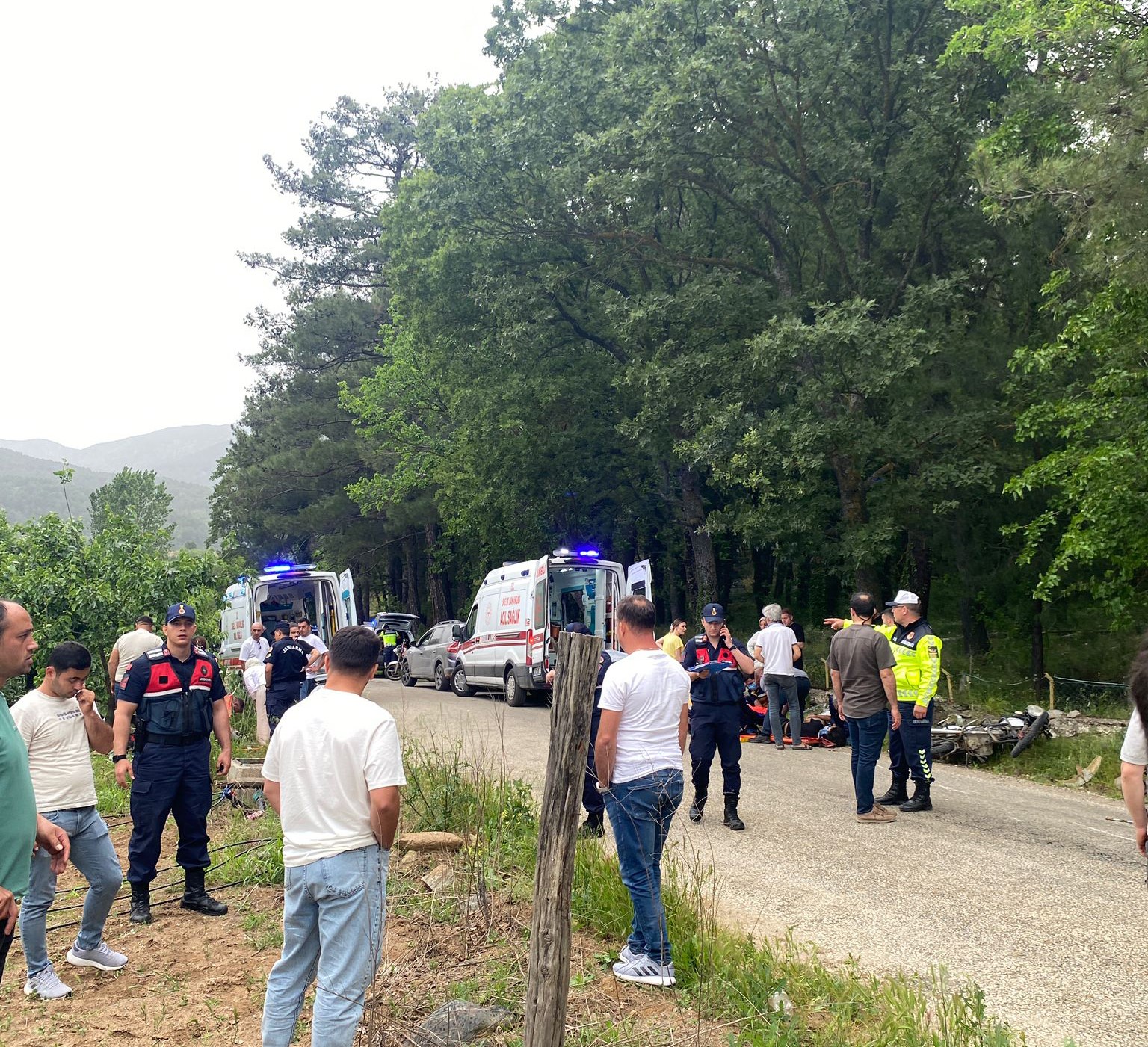 Çanakkale’de otomobil ile motosiklet çarpıştı: 4 yaralı