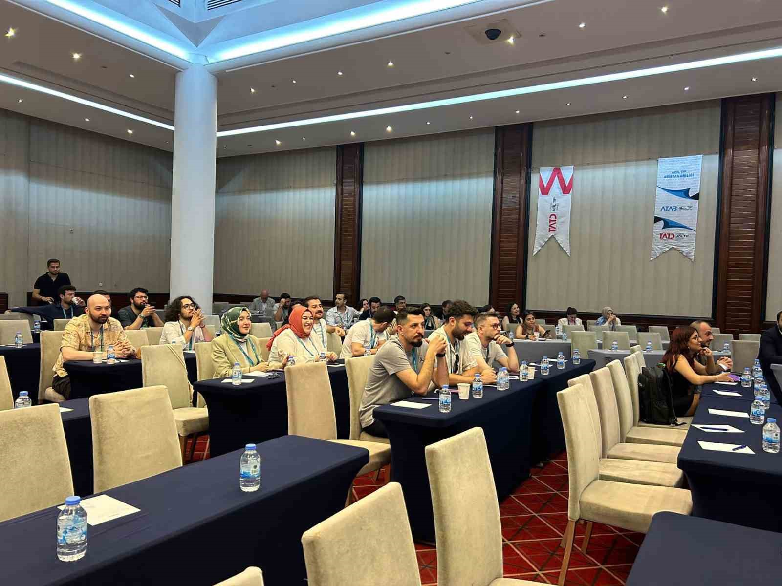 Geleceğin acil tıp uzmanları Kuşadası’nda buluştu