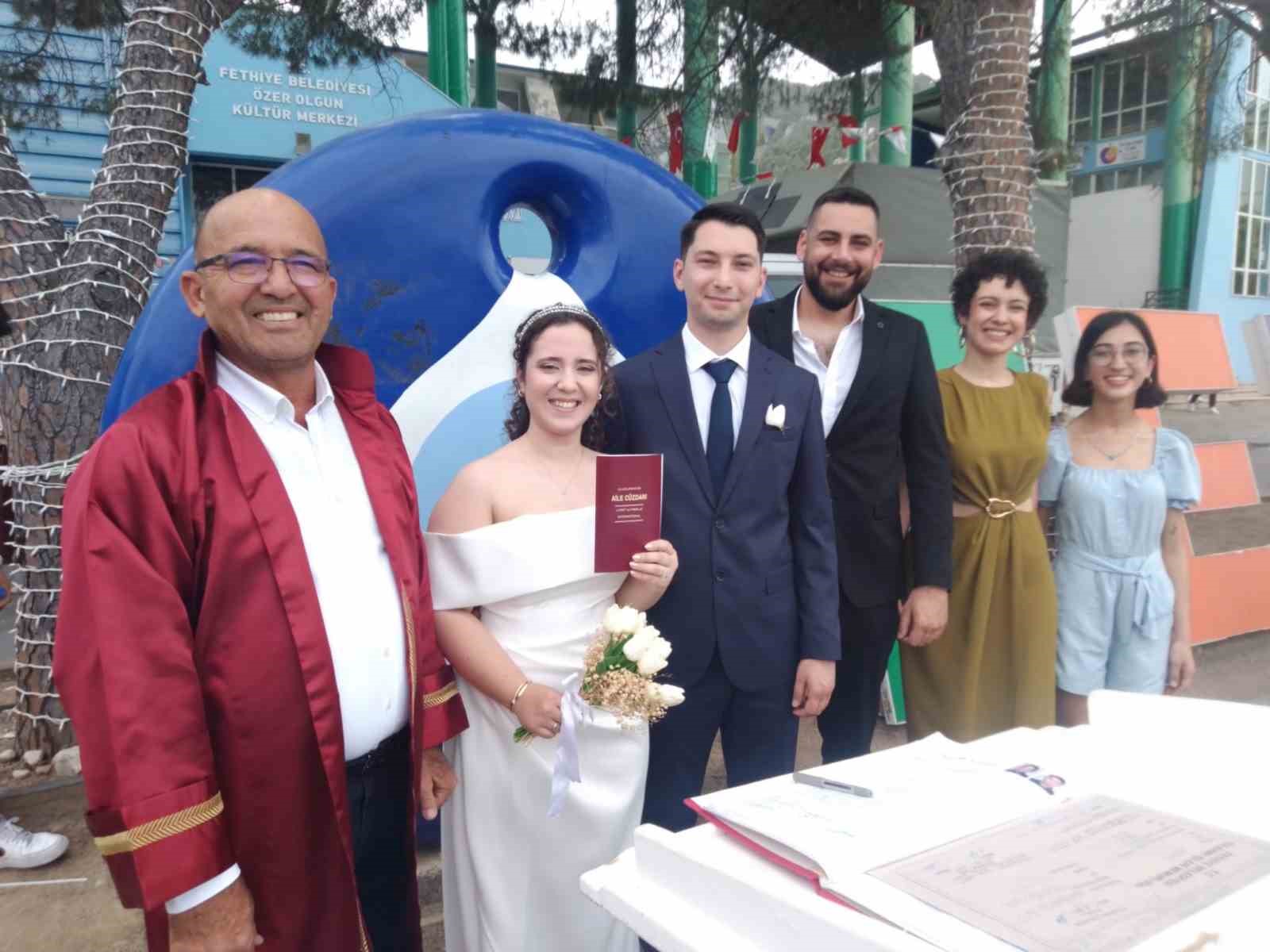 Fethiye’de 25 Mayıs tarihli nikah çılgınlığı