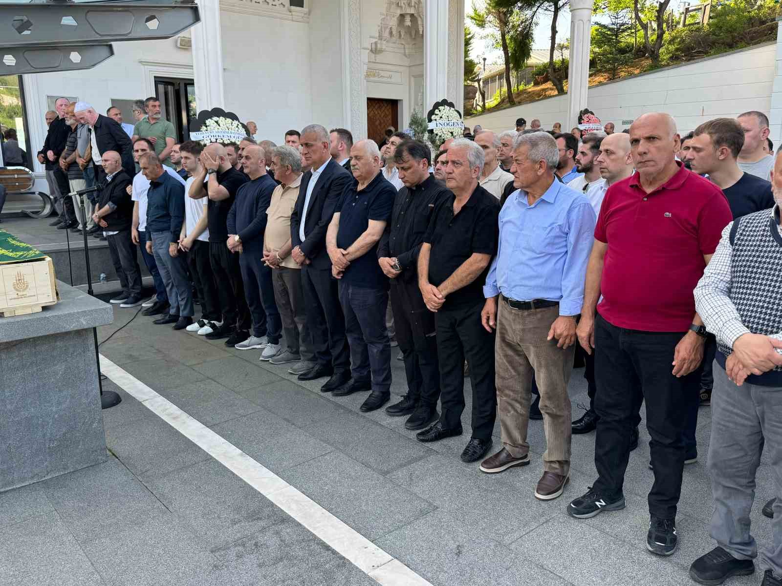 TFF Başkanı Hacıosmanoğlu, Fatma Yeşilyurt&rsquo;un cenaze t&ouml;renine katıldı
