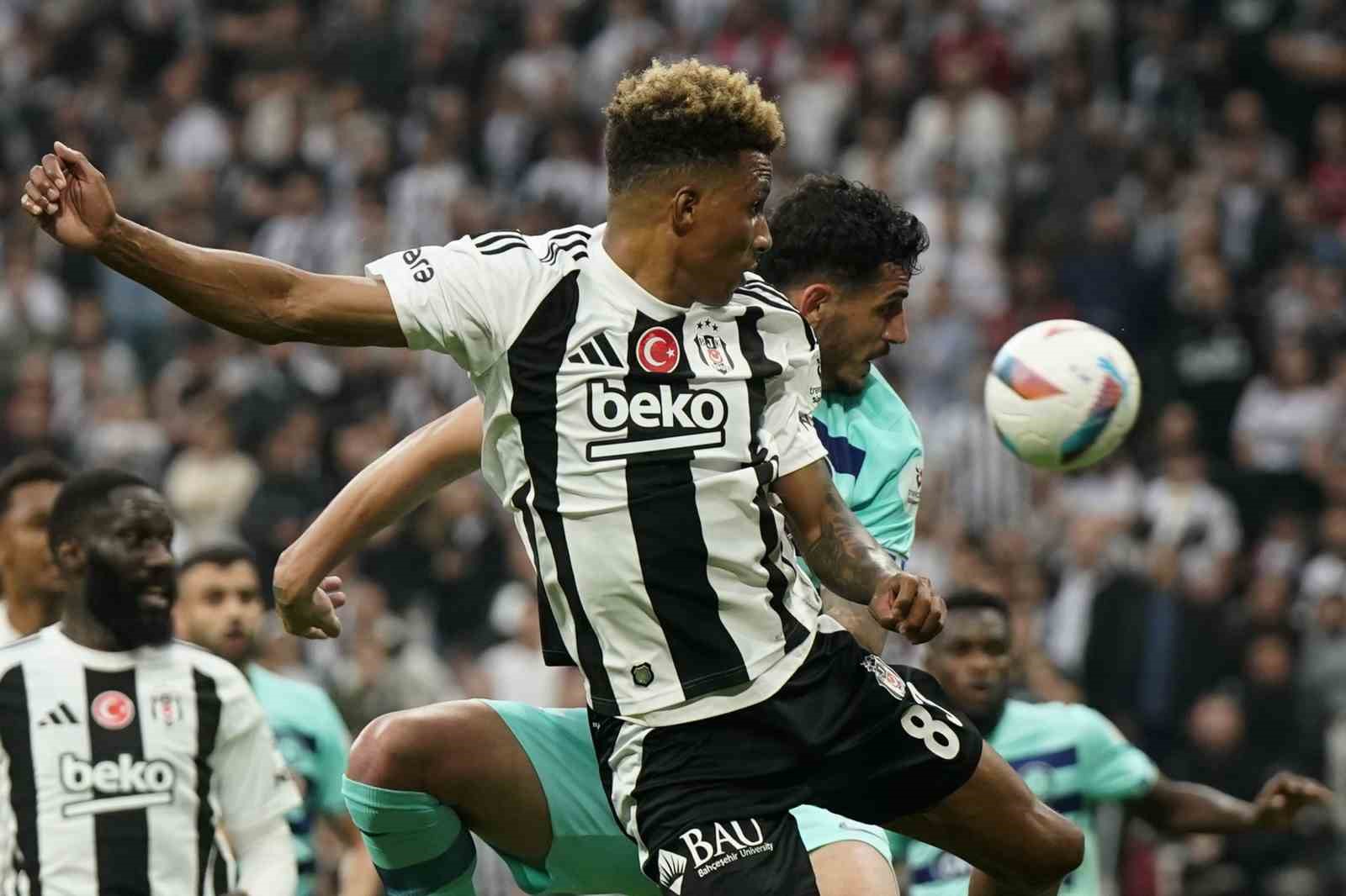 Trendyol Süper Lig: Beşiktaş: 0 - Çaykur Rizespor: 0 (İlk yarı)