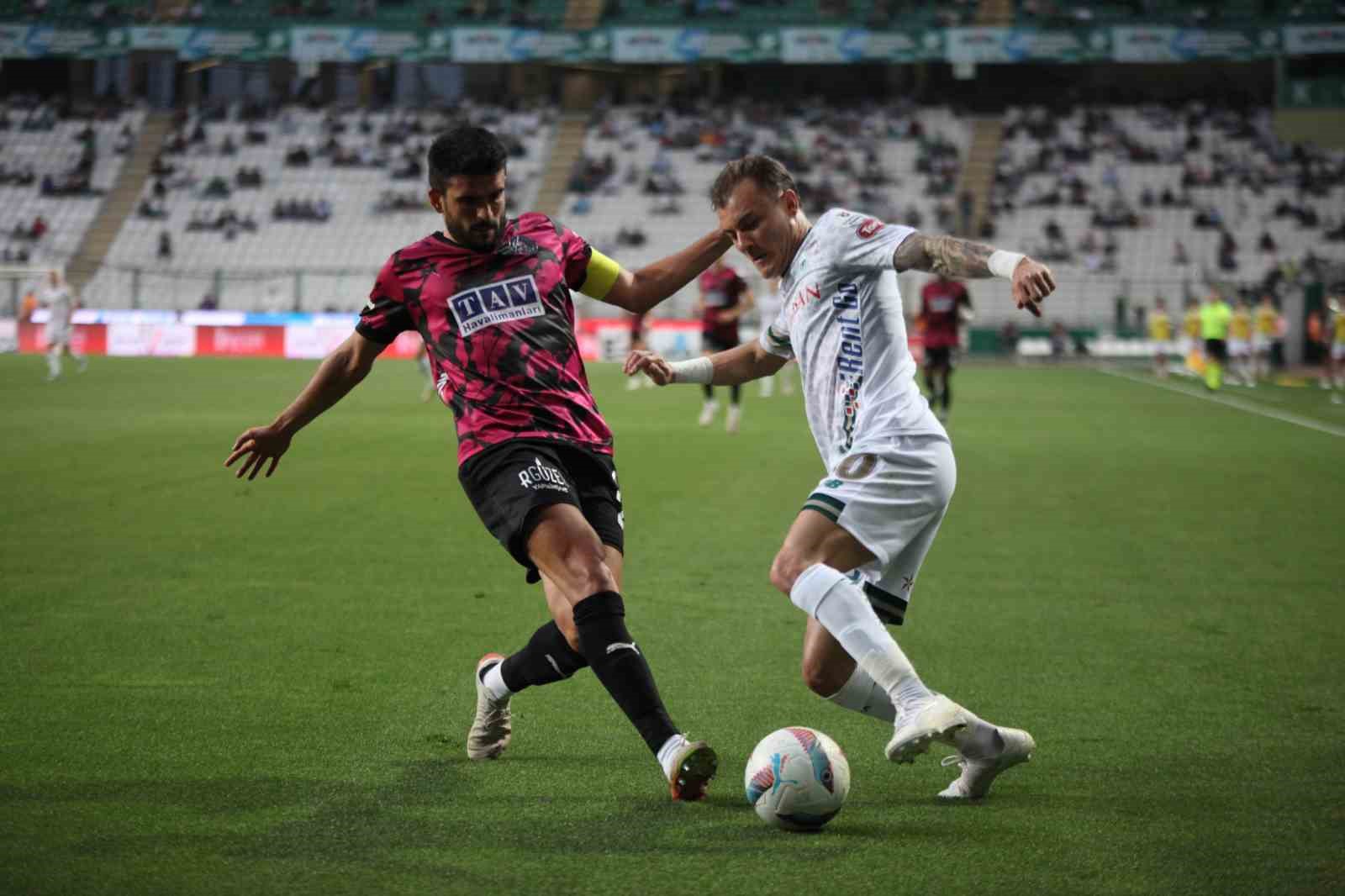 Trendyol Süper Lig: Konyaspor: 0 - Alanyaspor: 2 (İlk yarı)