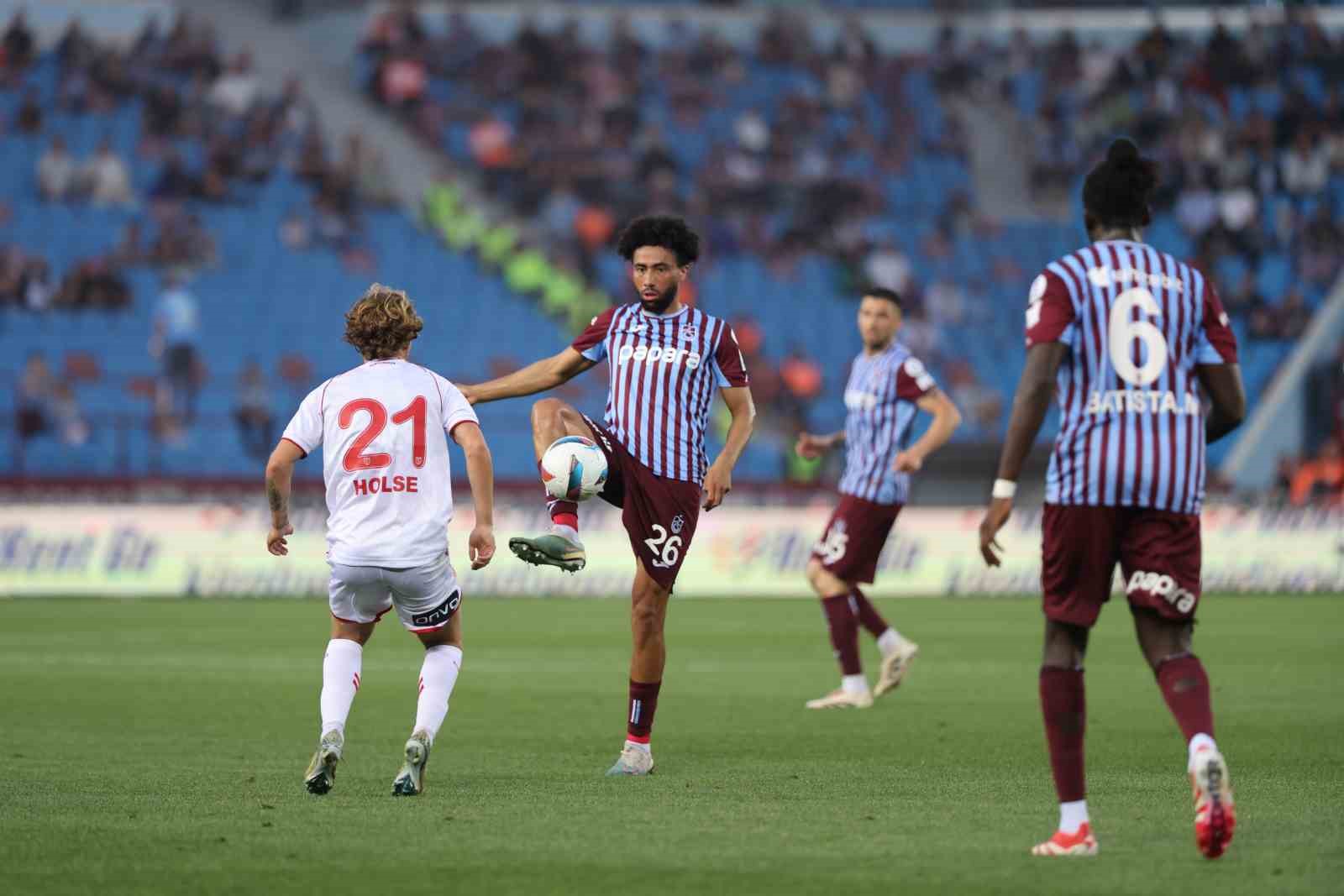 Trendyol Süper Lig: Trabzonspor: 0 - Samsunspor: 1 (İlk yarı)